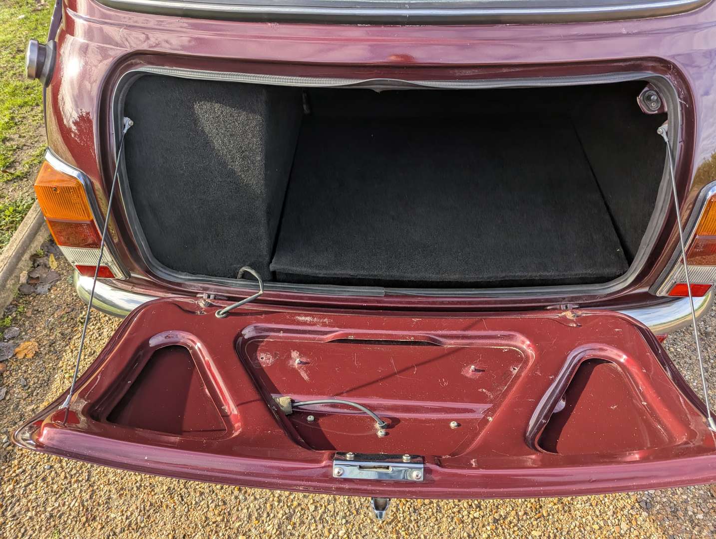 <p>1999 ROVER MINI COOPER 40TH ANNIVERSARY</p>