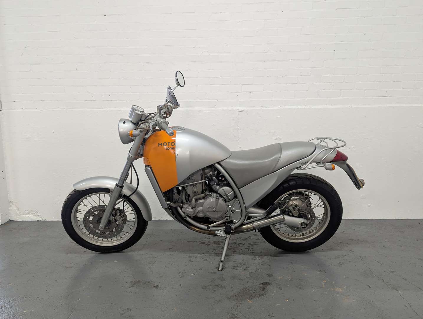 <p>1996 APRILIA 650 MOTO</p>