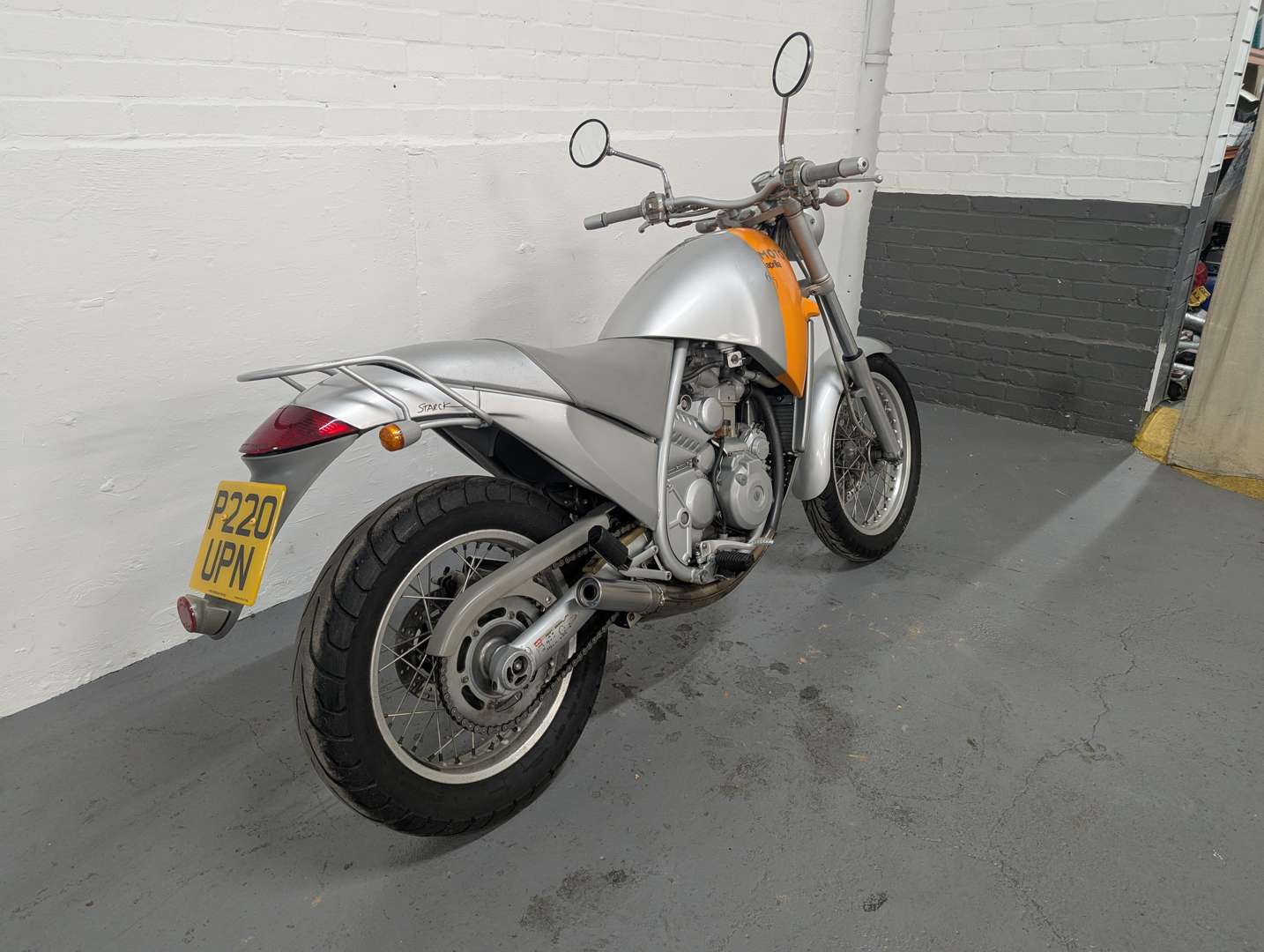 <p>1996 APRILIA 650 MOTO</p>