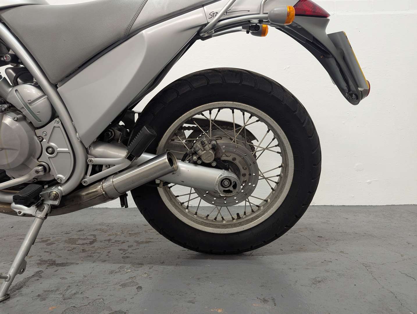 <p>1996 APRILIA 650 MOTO</p>