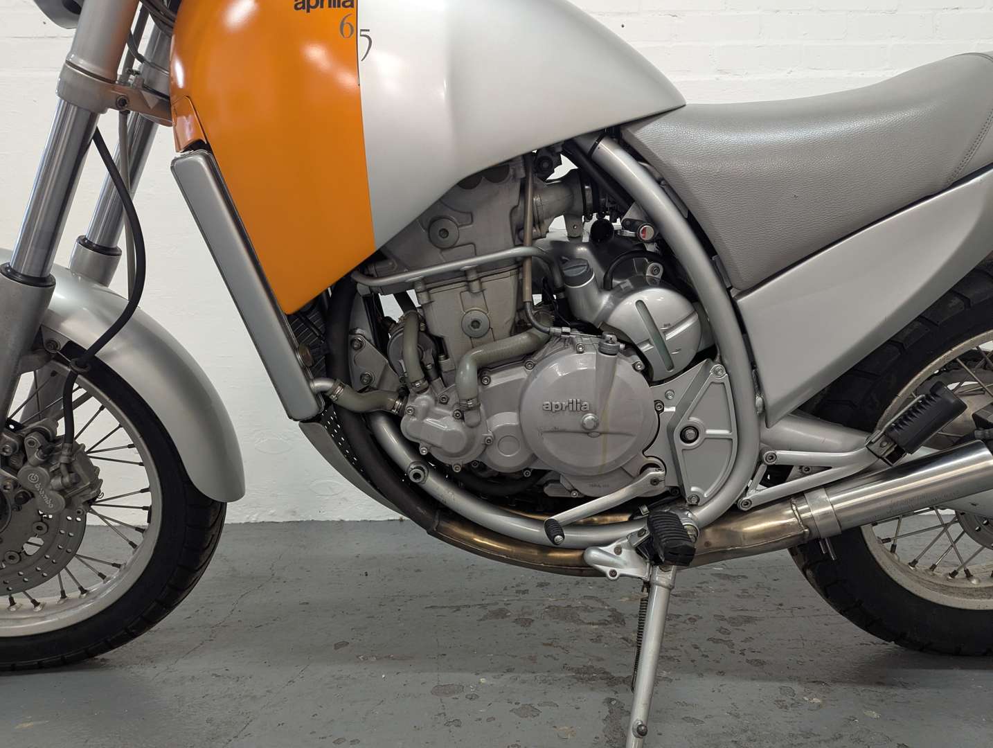 <p>1996 APRILIA 650 MOTO</p>