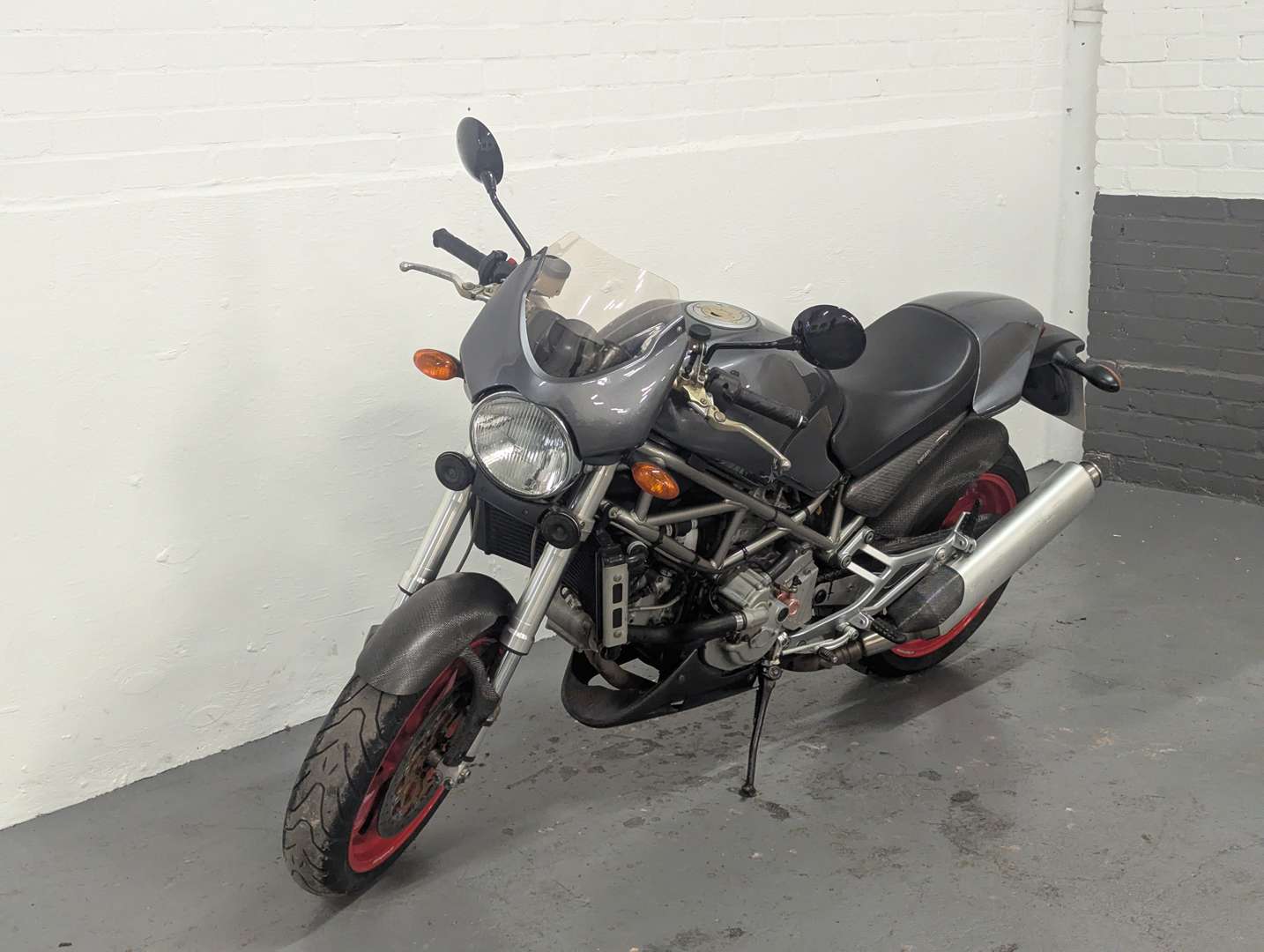 <p>2002 DUCATI S4 MONSTER</p>