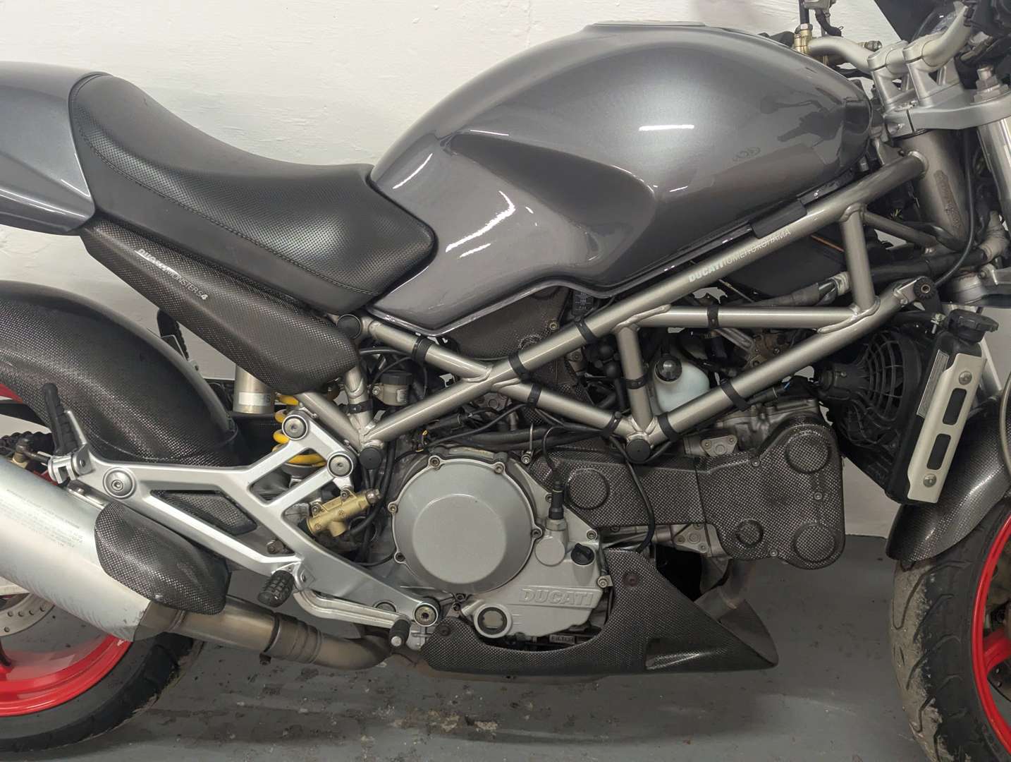 <p>2002 DUCATI S4 MONSTER</p>