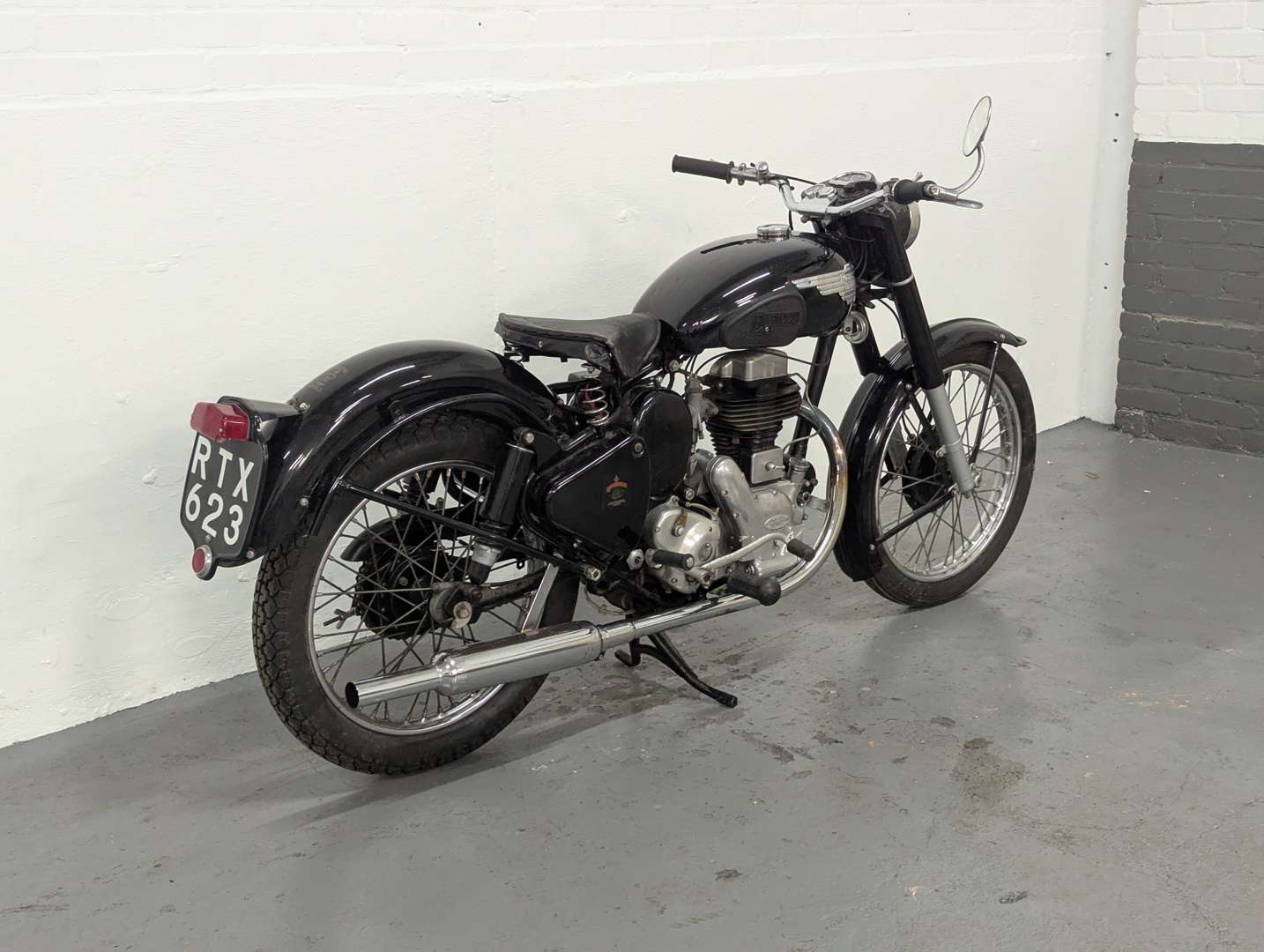 <p>1955 ROYAL ENFIELD CLIPPER</p>