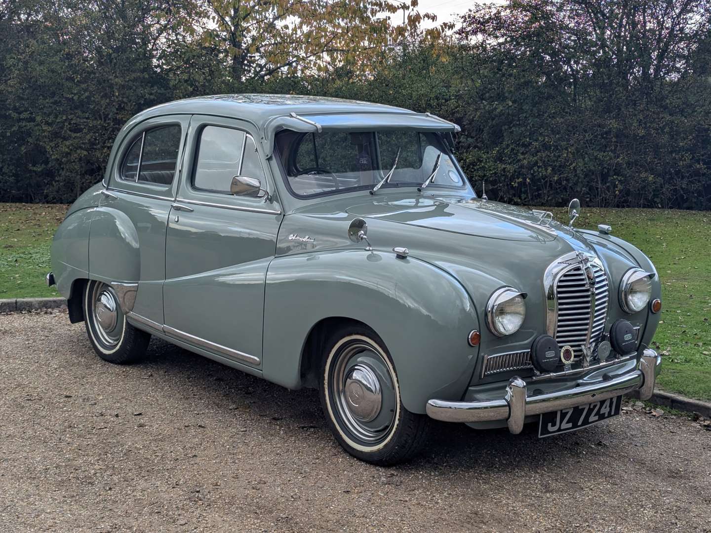 <p>1953 AUSTIN SOMERSET</p>