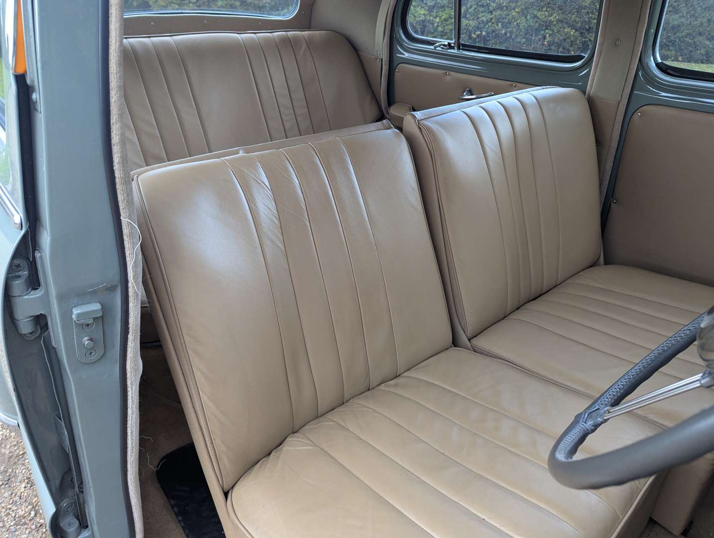 <p>1953 AUSTIN SOMERSET</p>