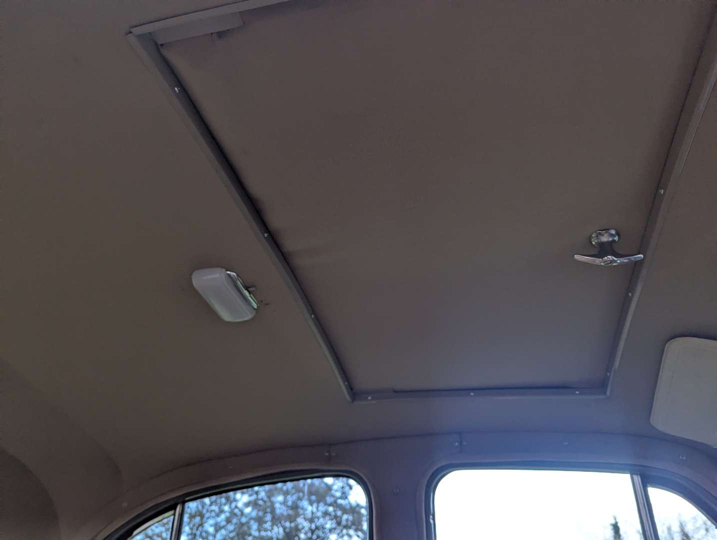 <p>1953 AUSTIN SOMERSET</p>