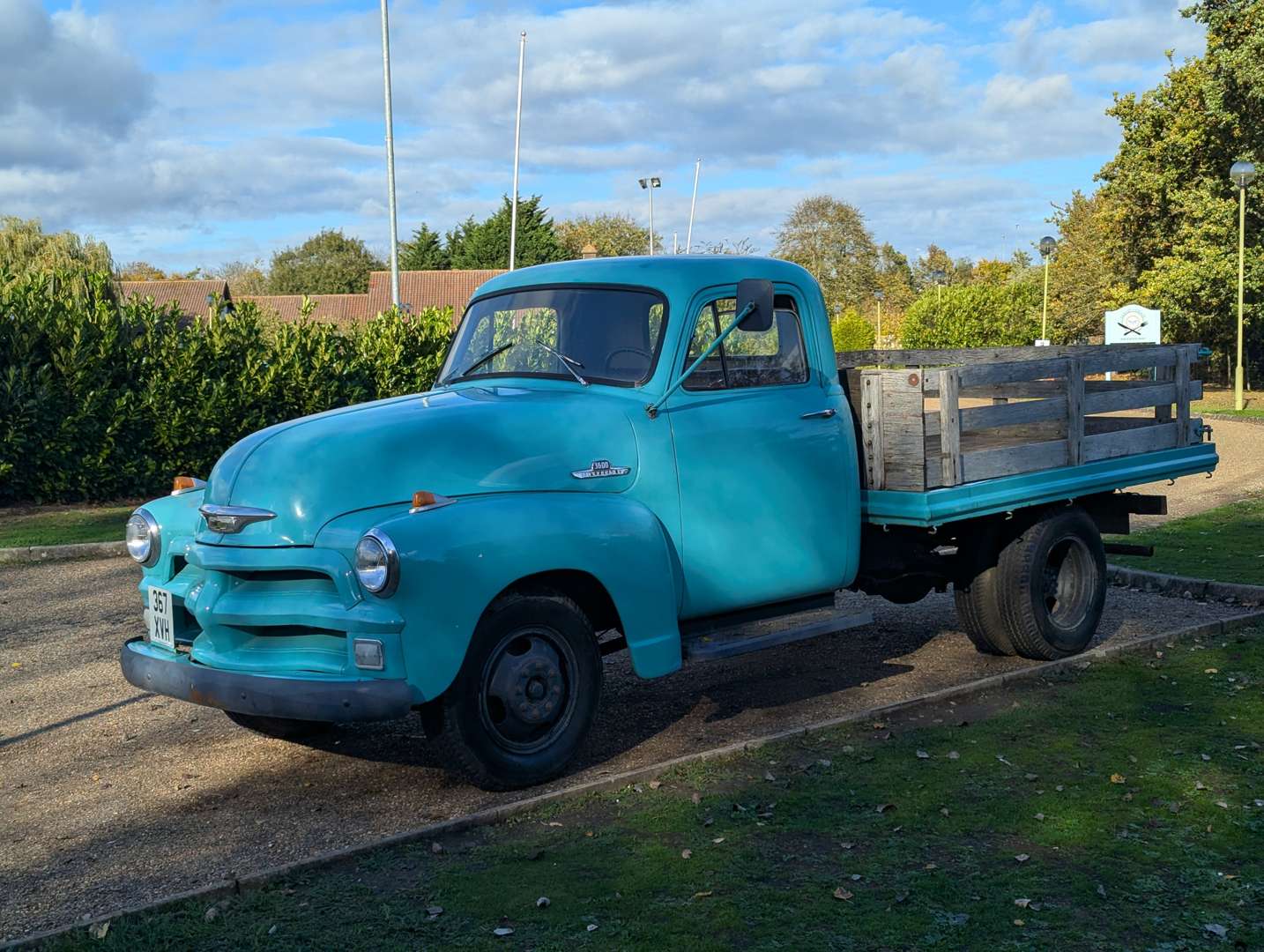 <p>1955 CHEVROLET STEPSIDE FLAT LORRY LHD</p>