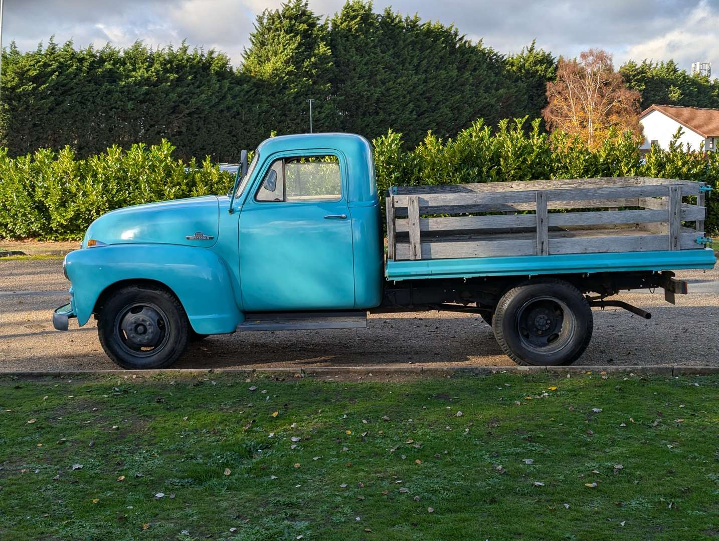 <p>1955 CHEVROLET STEPSIDE FLAT LORRY LHD</p>