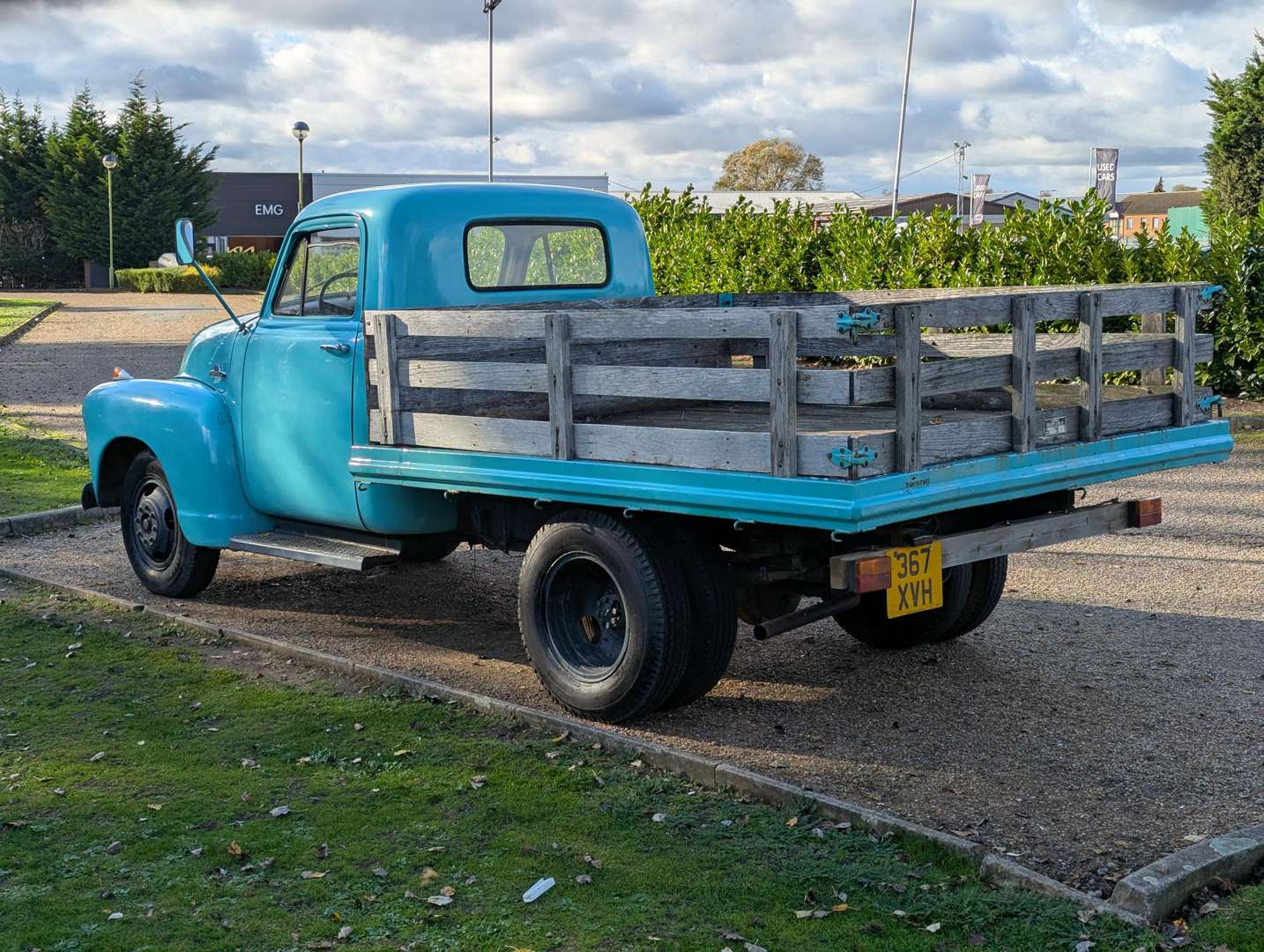<p>1955 CHEVROLET STEPSIDE FLAT LORRY LHD</p>