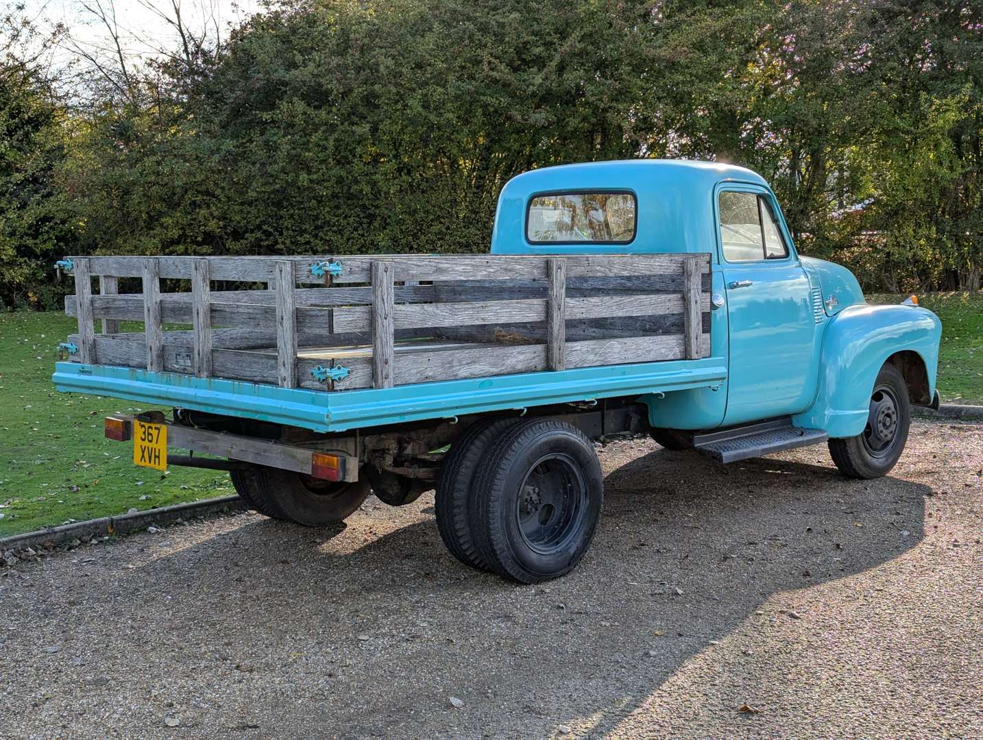 <p>1955 CHEVROLET STEPSIDE FLAT LORRY LHD</p>
