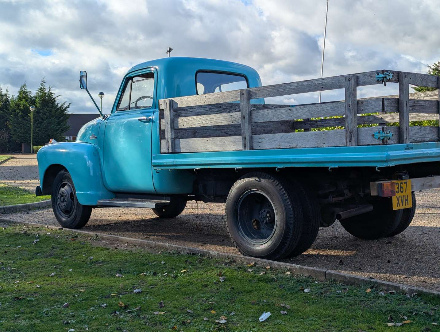 <p>1955 CHEVROLET STEPSIDE FLAT LORRY LHD</p>