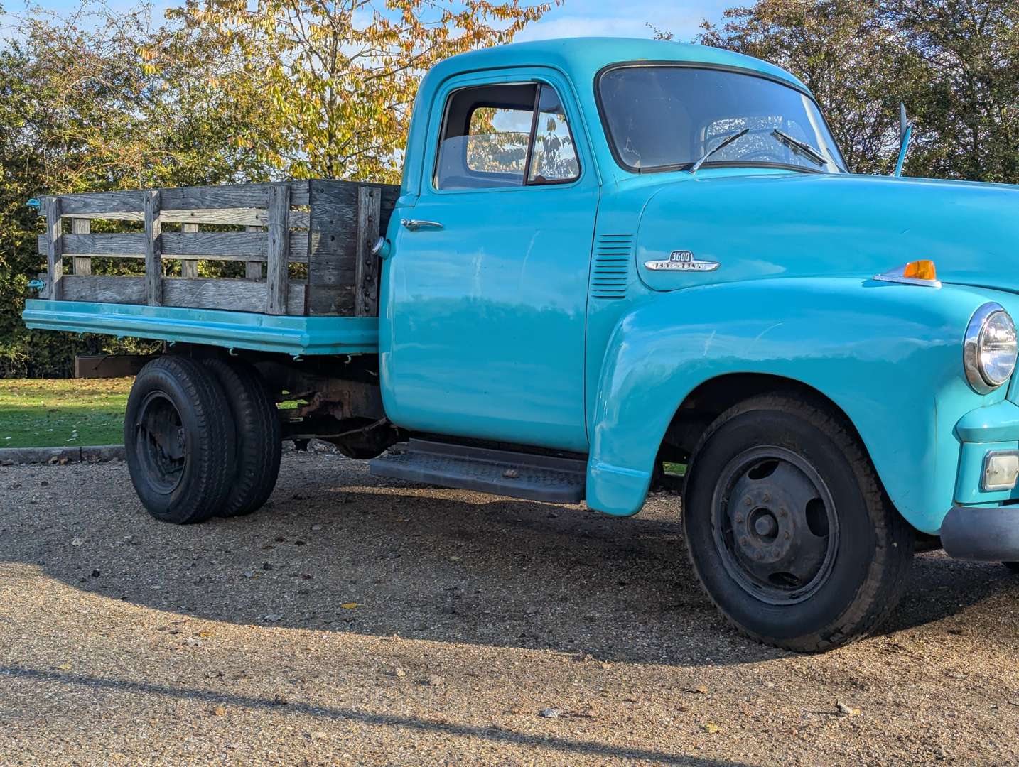 <p>1955 CHEVROLET STEPSIDE FLAT LORRY LHD</p>