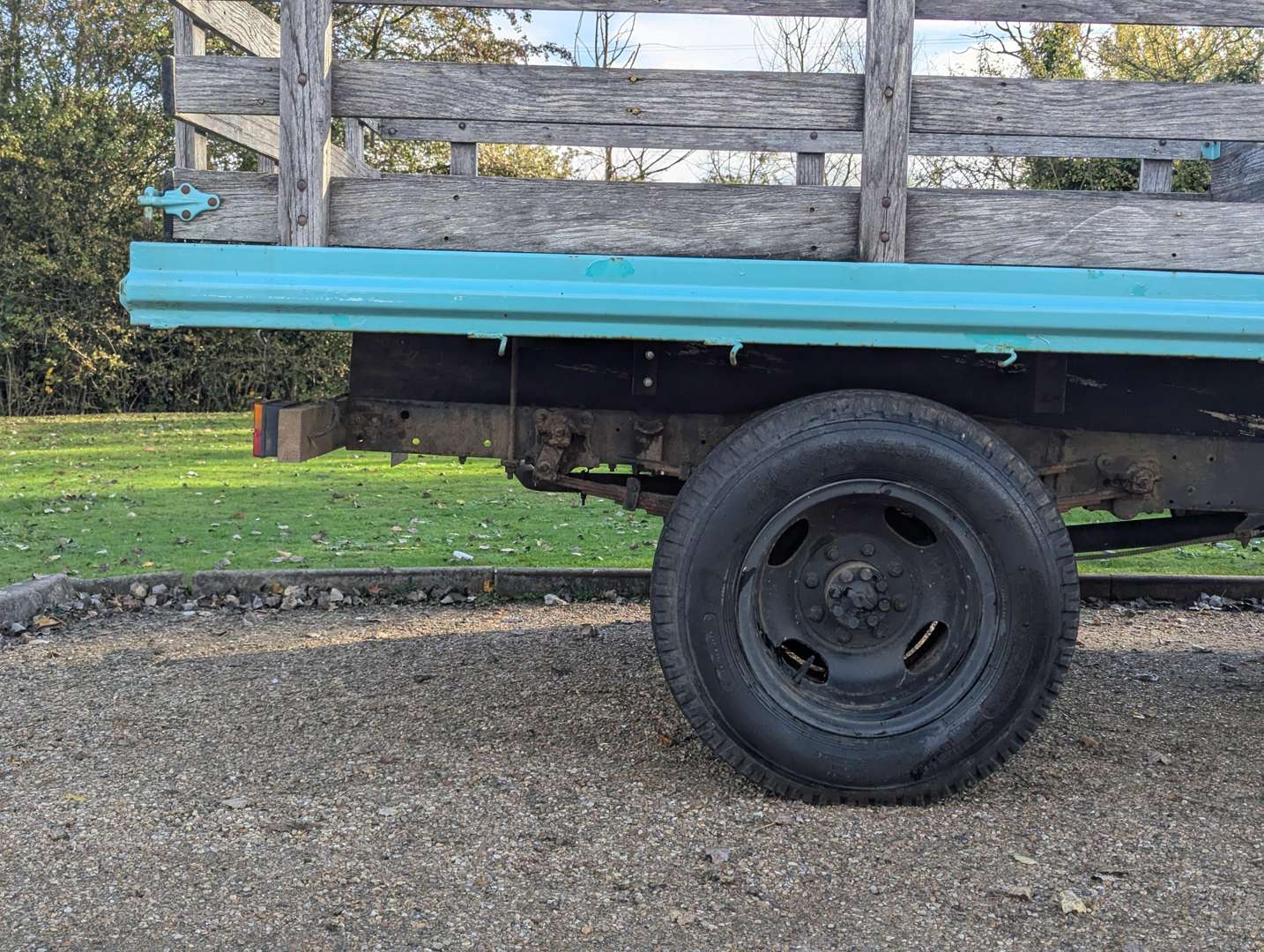 <p>1955 CHEVROLET STEPSIDE FLAT LORRY LHD</p>