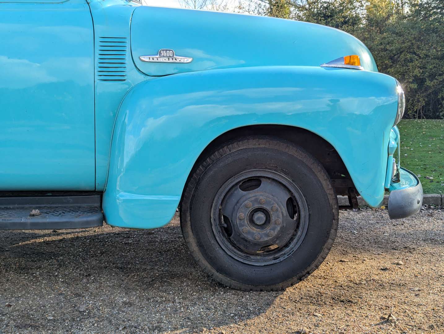 <p>1955 CHEVROLET STEPSIDE FLAT LORRY LHD</p>