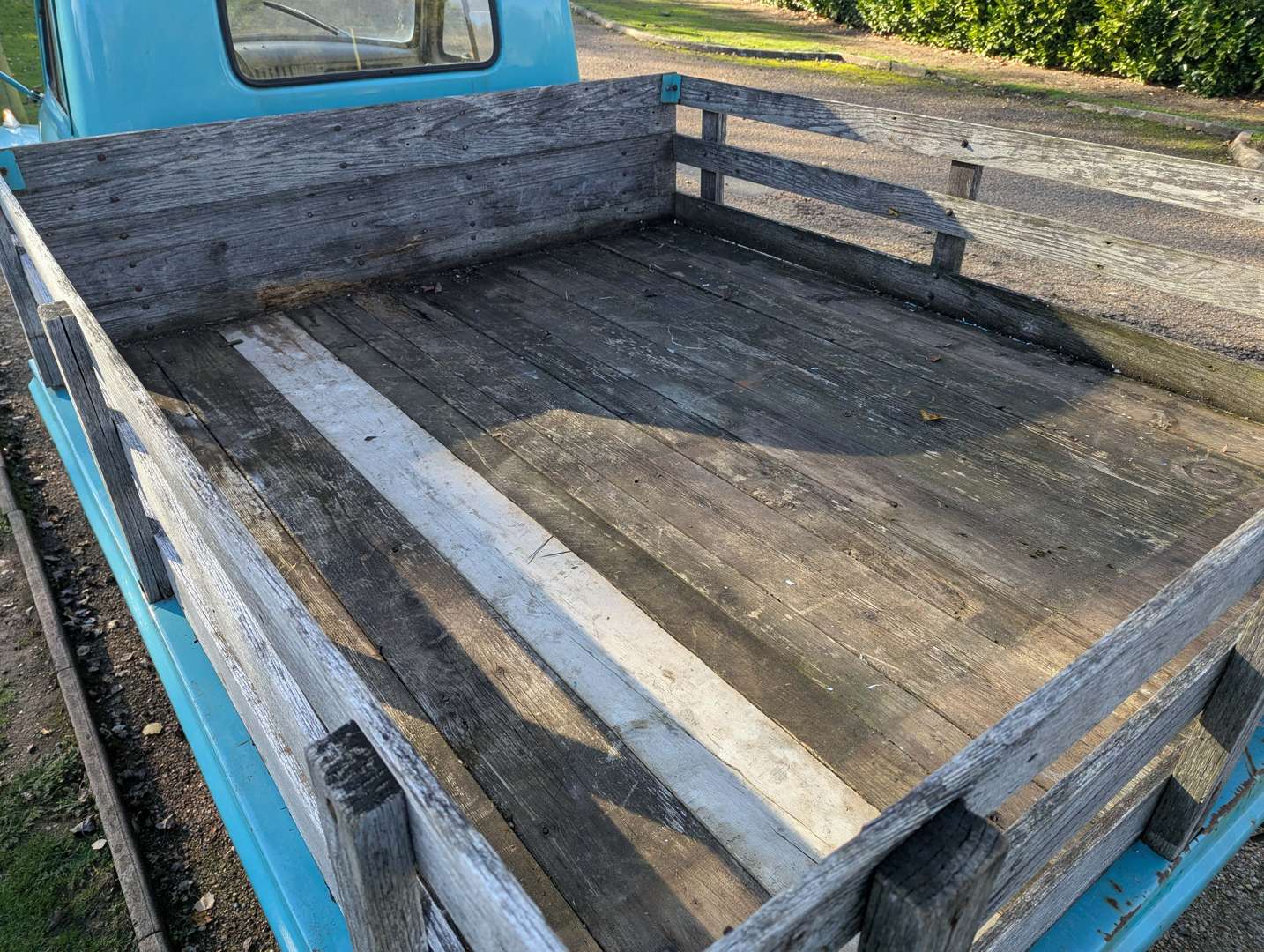 <p>1955 CHEVROLET STEPSIDE FLAT LORRY LHD</p>