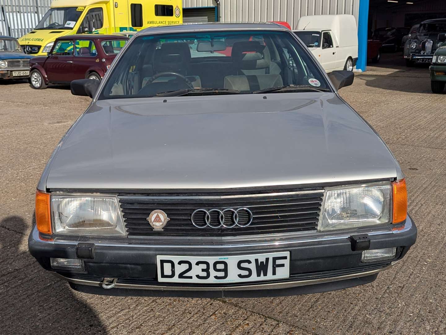 <p>1987 AUDI 100 CD</p>