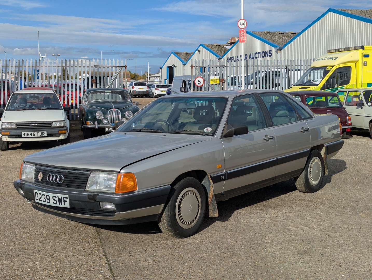<p>1987 AUDI 100 CD</p>