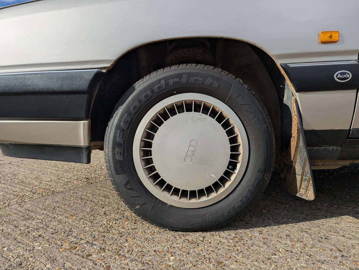 <p>1987 AUDI 100 CD</p>