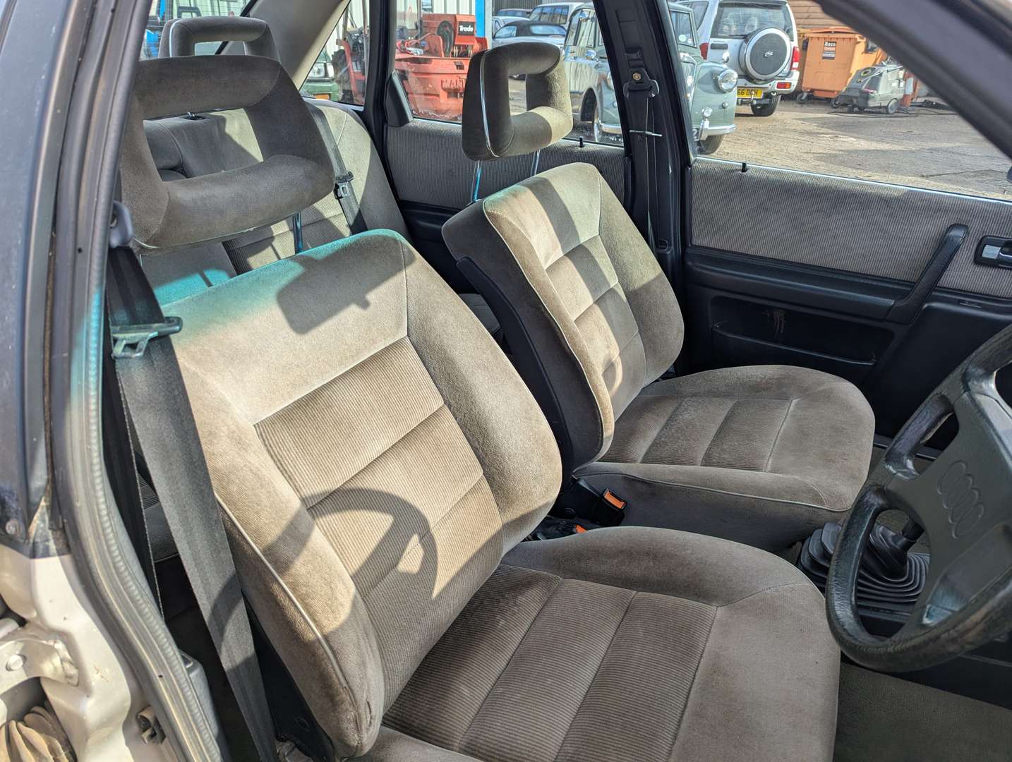 <p>1987 AUDI 100 CD</p>