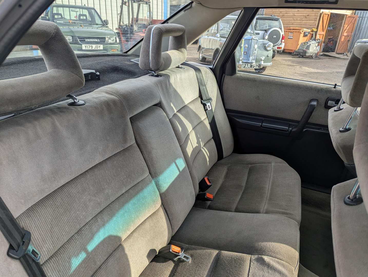 <p>1987 AUDI 100 CD</p>