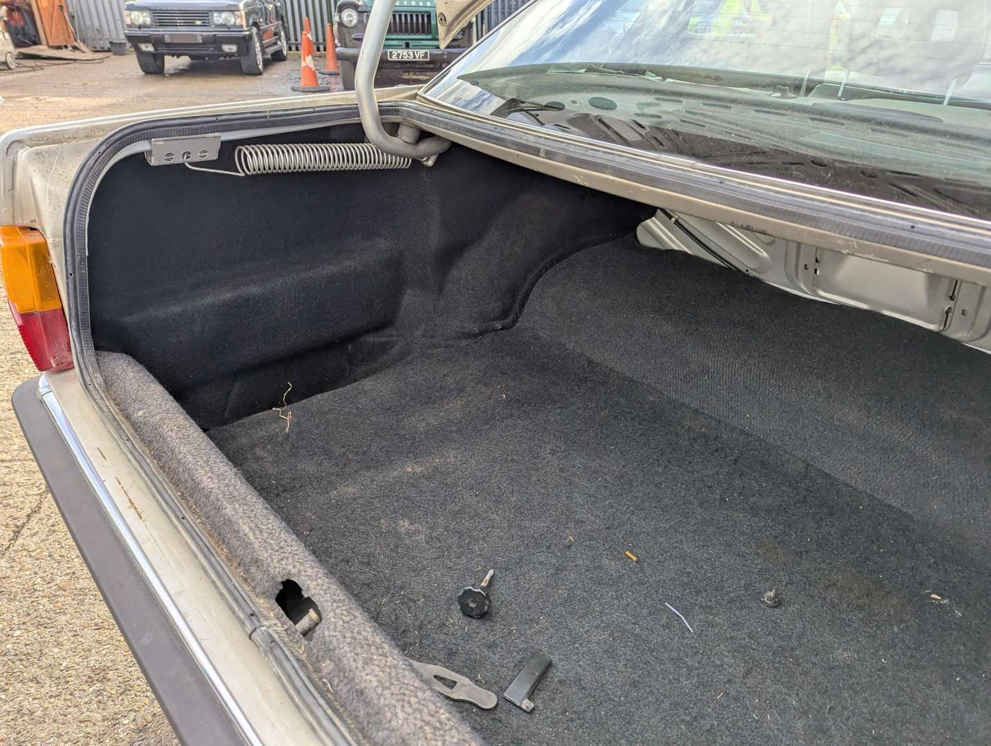 <p>1987 AUDI 100 CD</p>