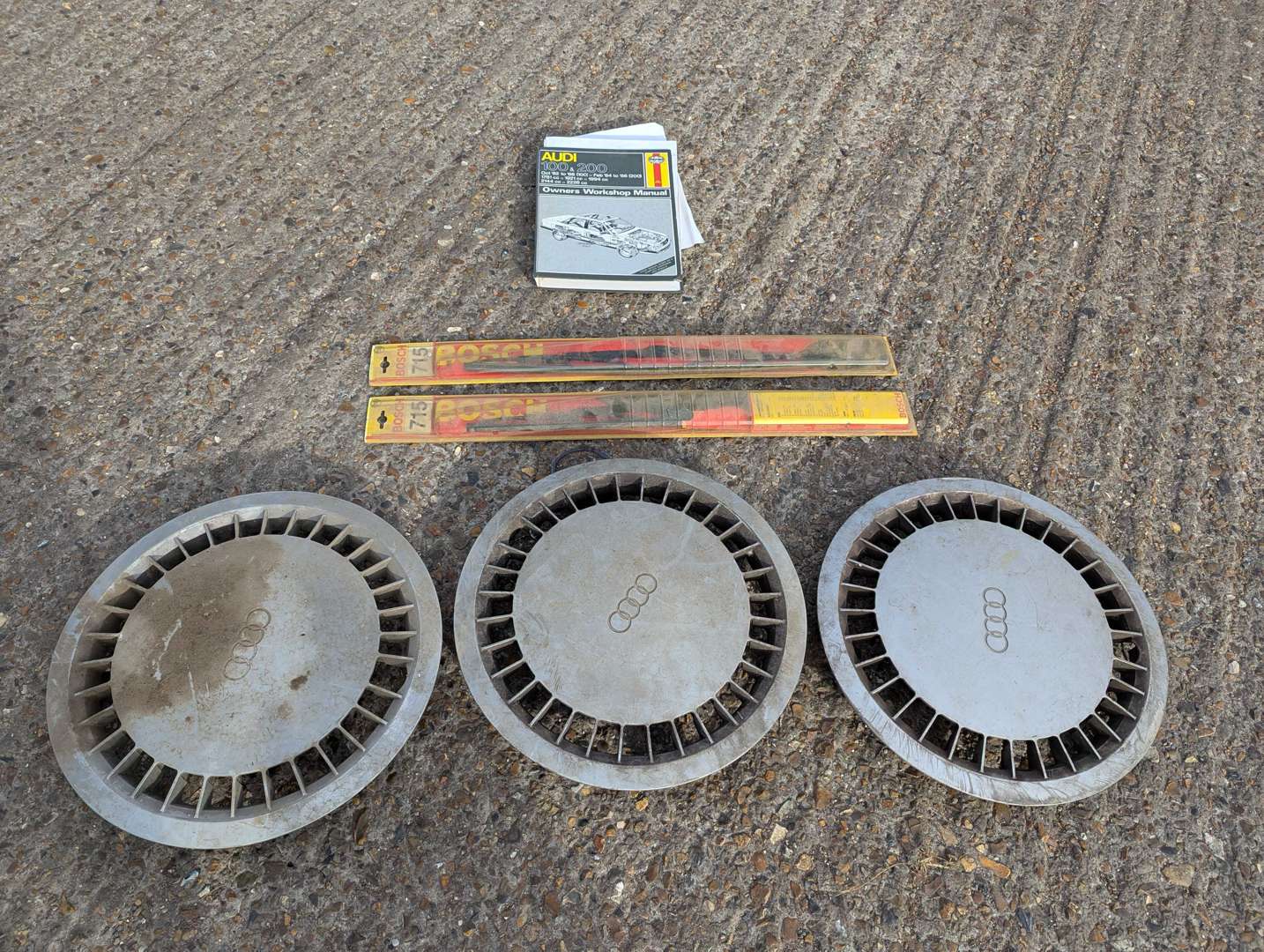 <p>1987 AUDI 100 CD</p>