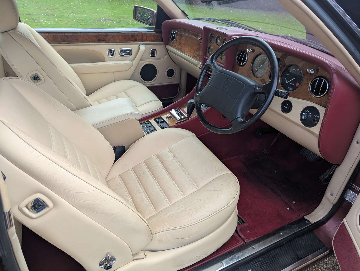 <p>1993 BENTLEY CONTINENTAL R</p>