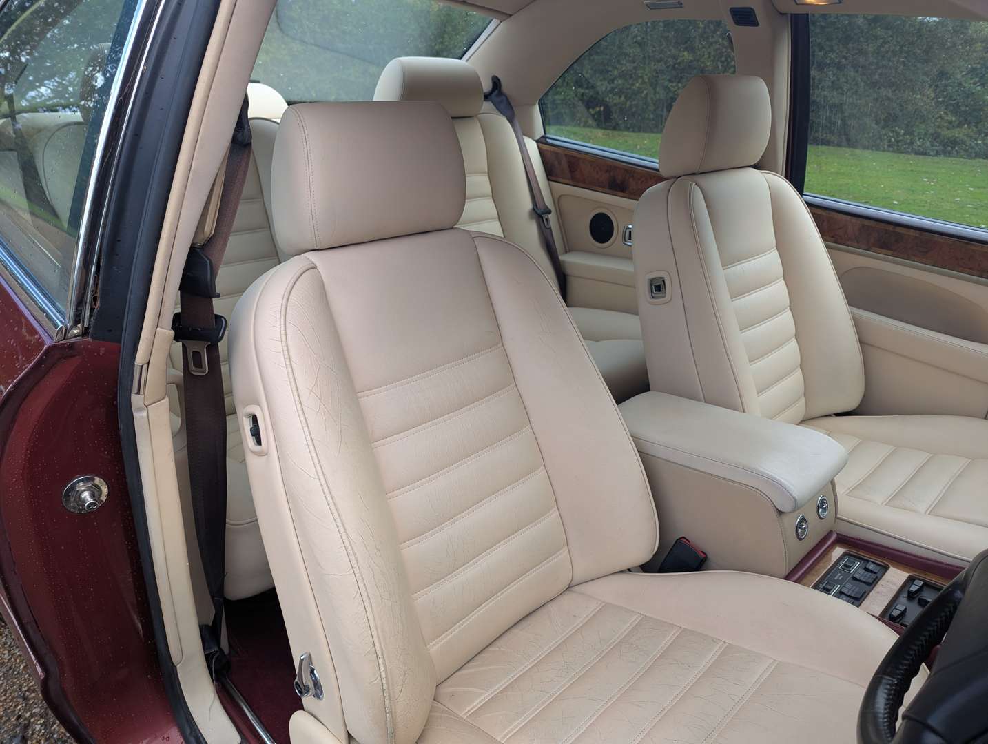 <p>1993 BENTLEY CONTINENTAL R</p>