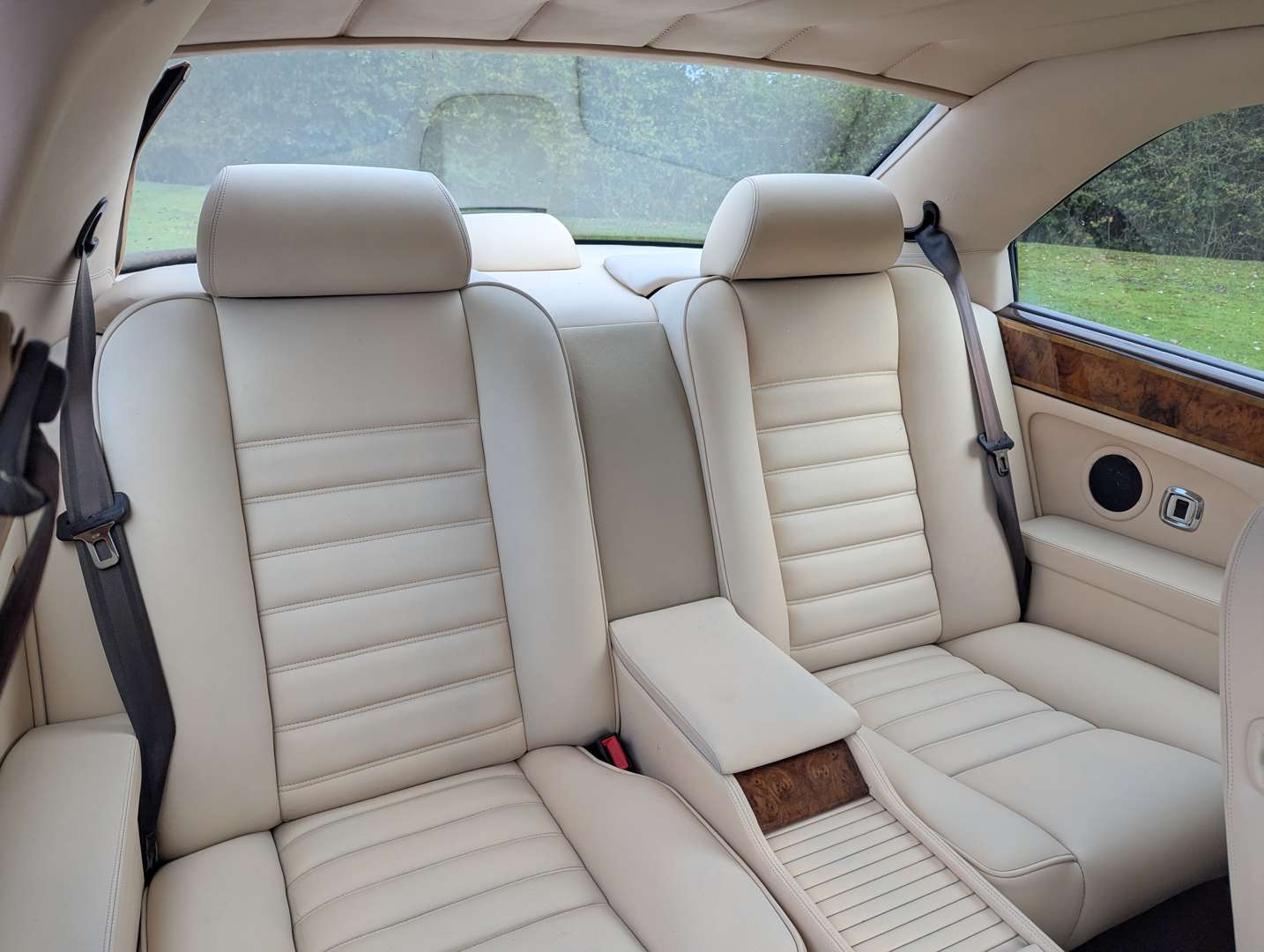 <p>1993 BENTLEY CONTINENTAL R</p>