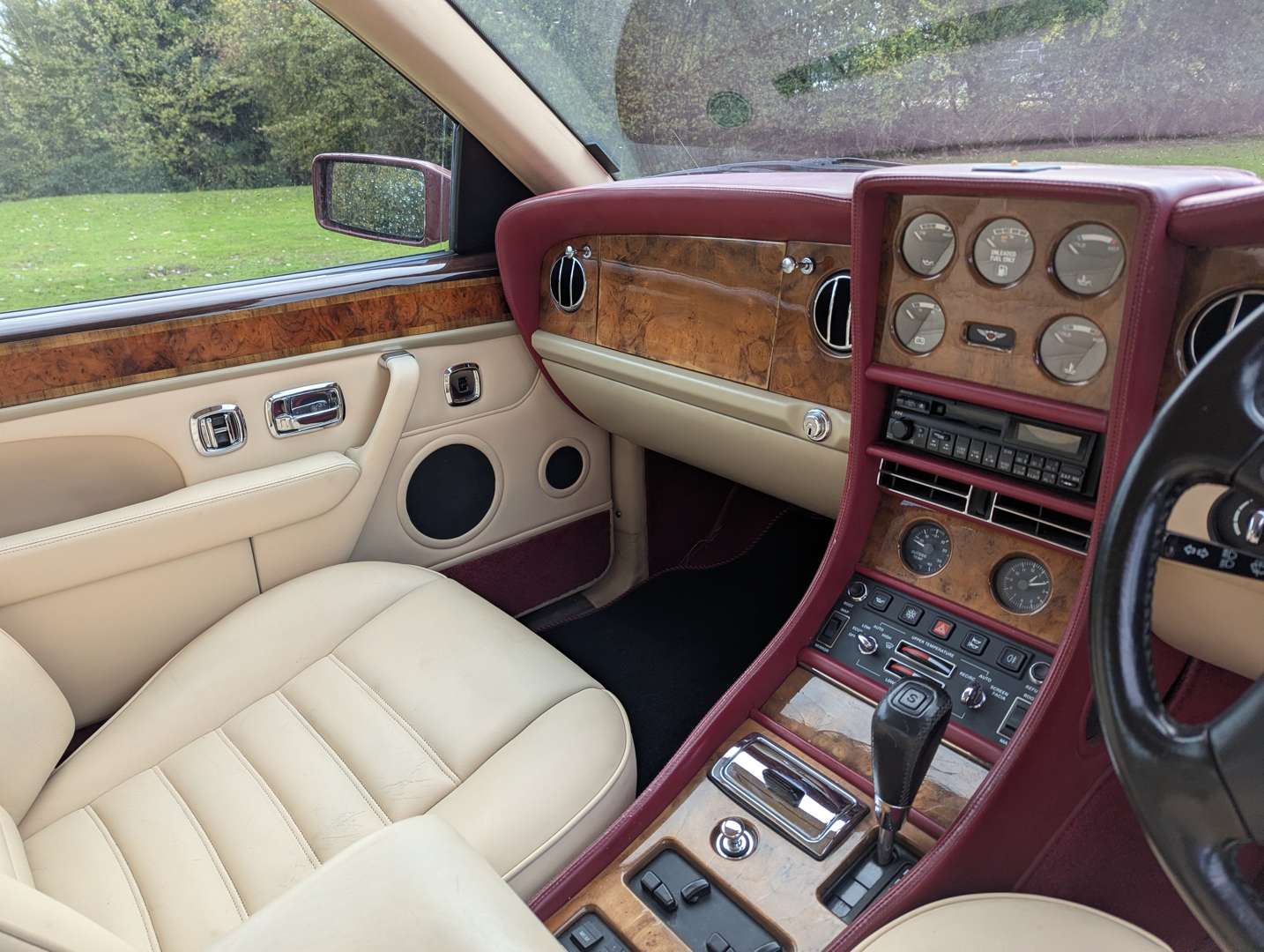 <p>1993 BENTLEY CONTINENTAL R</p>