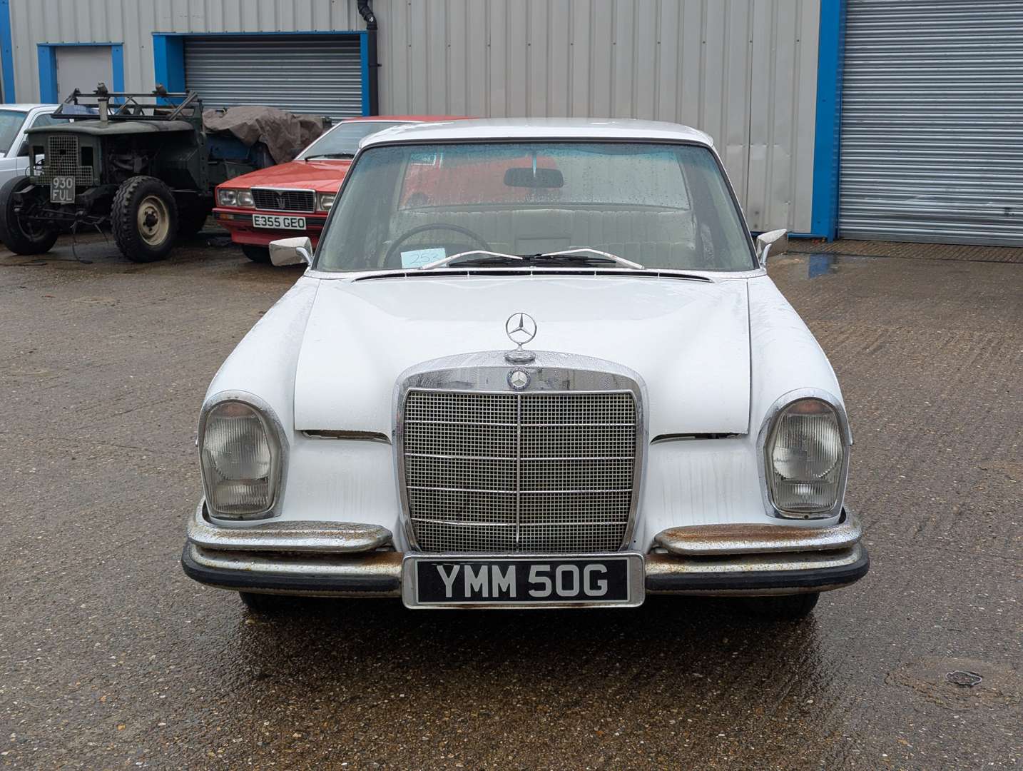 <p>1968 MERCEDES 250 SE</p>