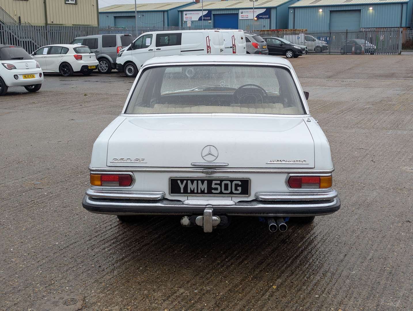 <p>1968 MERCEDES 250 SE</p>