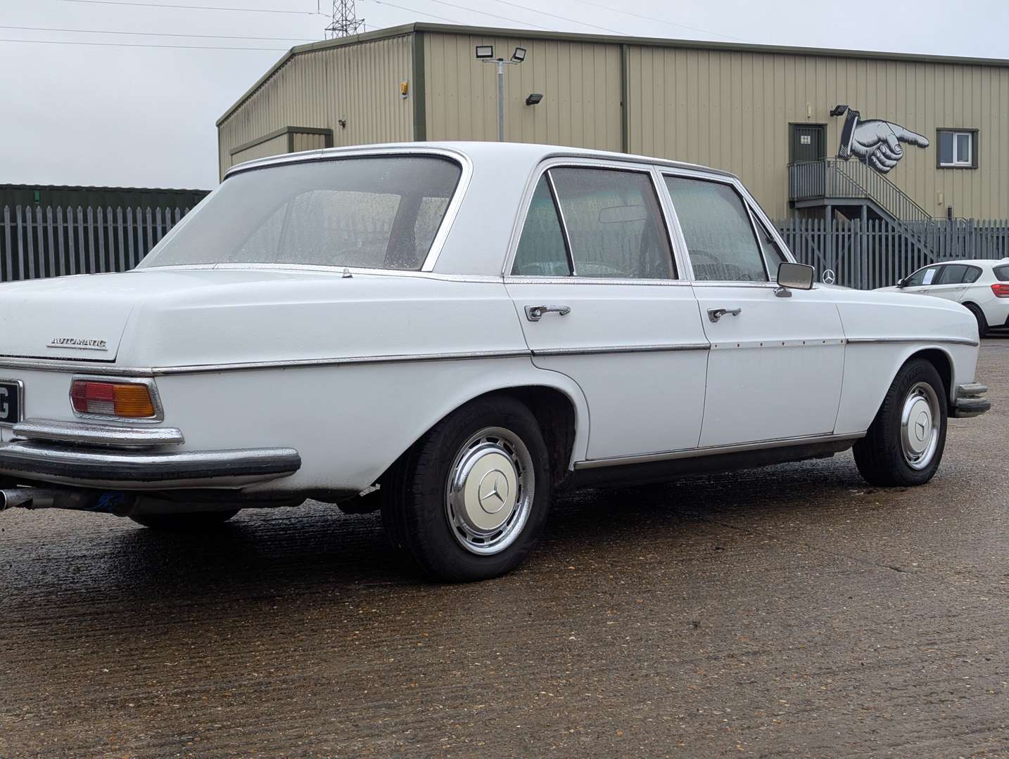 <p>1968 MERCEDES 250 SE</p>