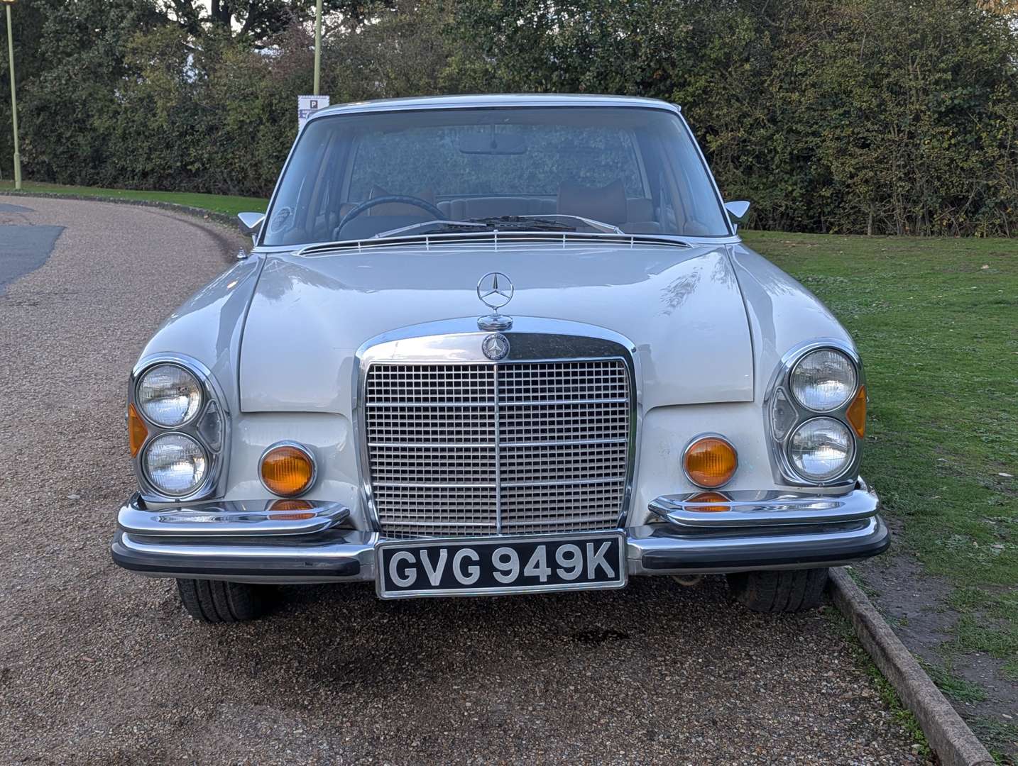 <p>1972 MERCEDES 280 SE AUTO</p>