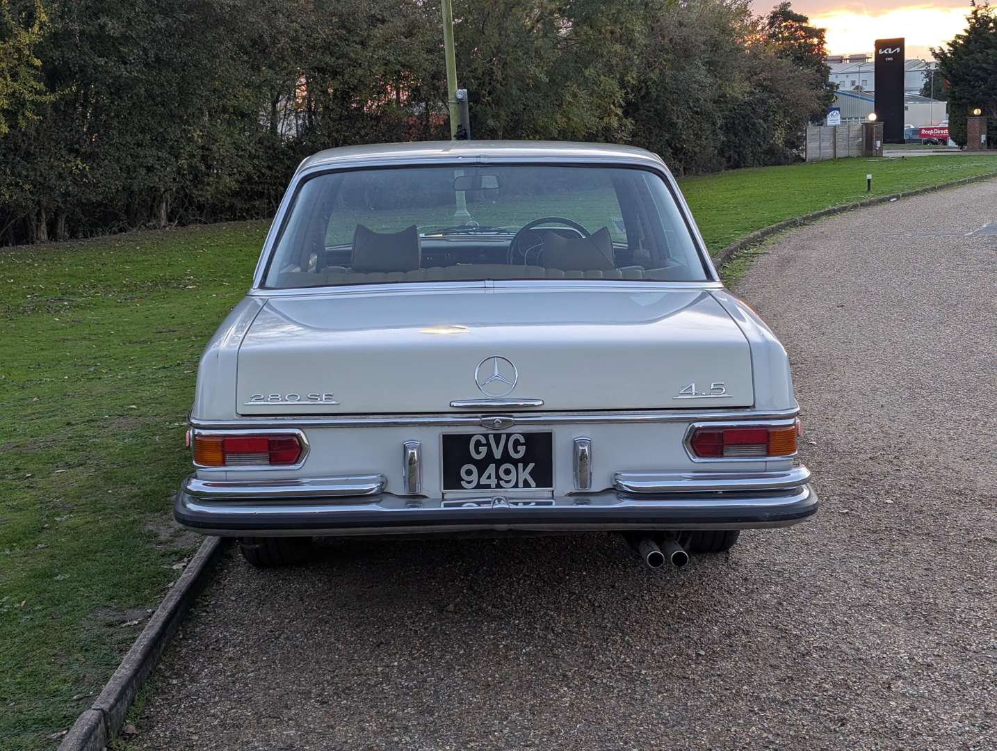 <p>1972 MERCEDES 280 SE AUTO</p>