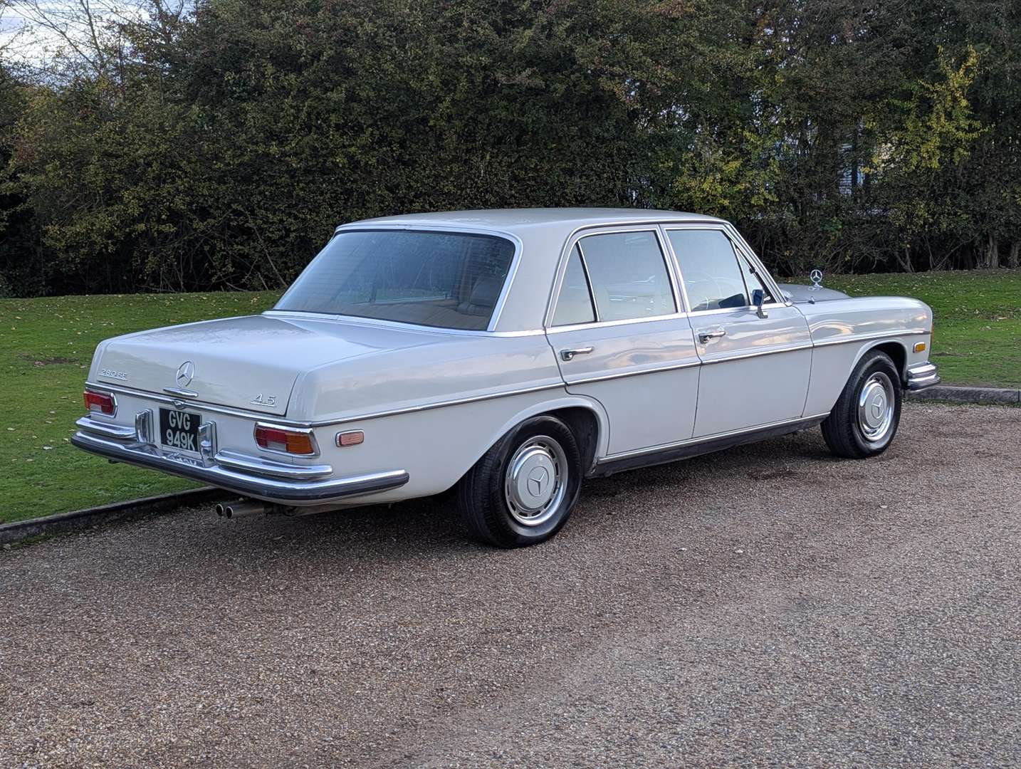 <p>1972 MERCEDES 280 SE AUTO</p>