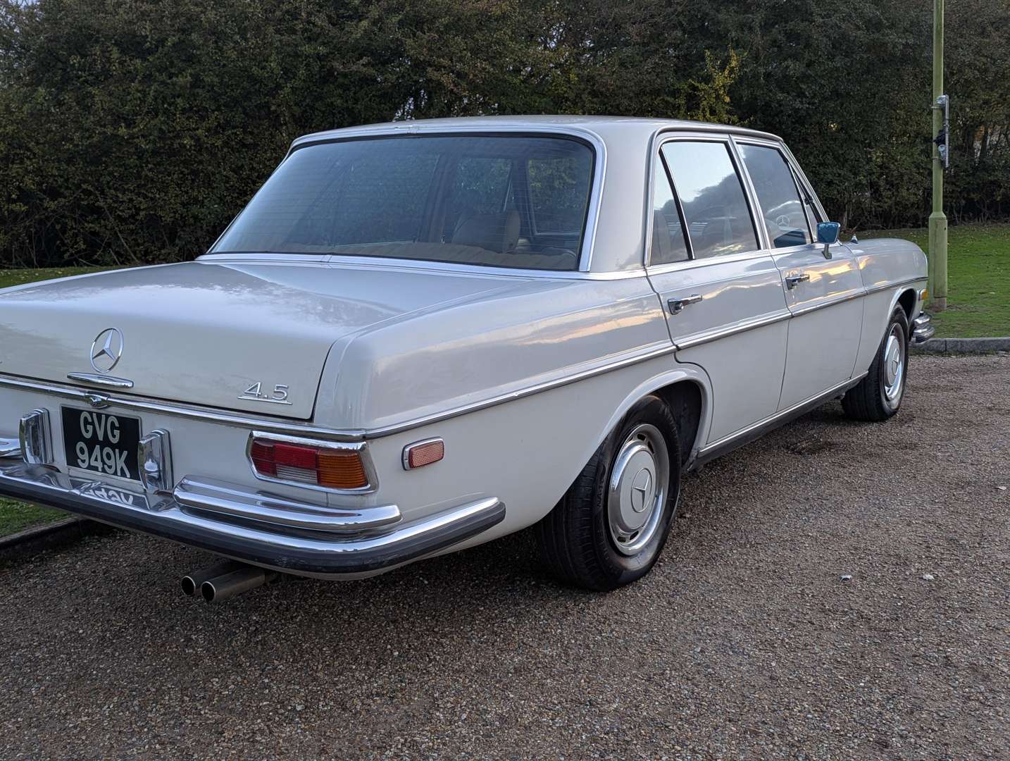 <p>1972 MERCEDES 280 SE AUTO</p>