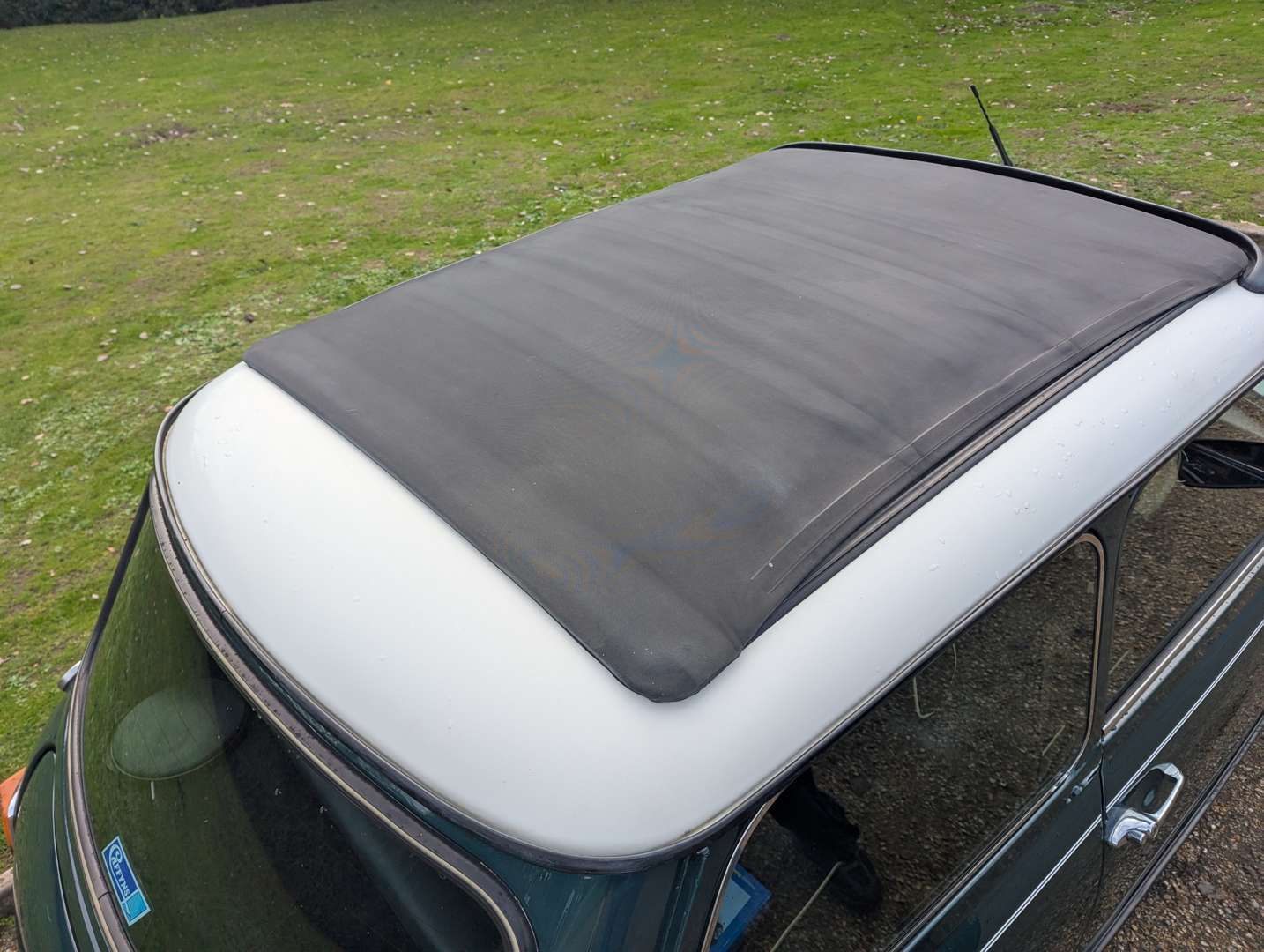 <p>1998 ROVER MINI COOPER</p>