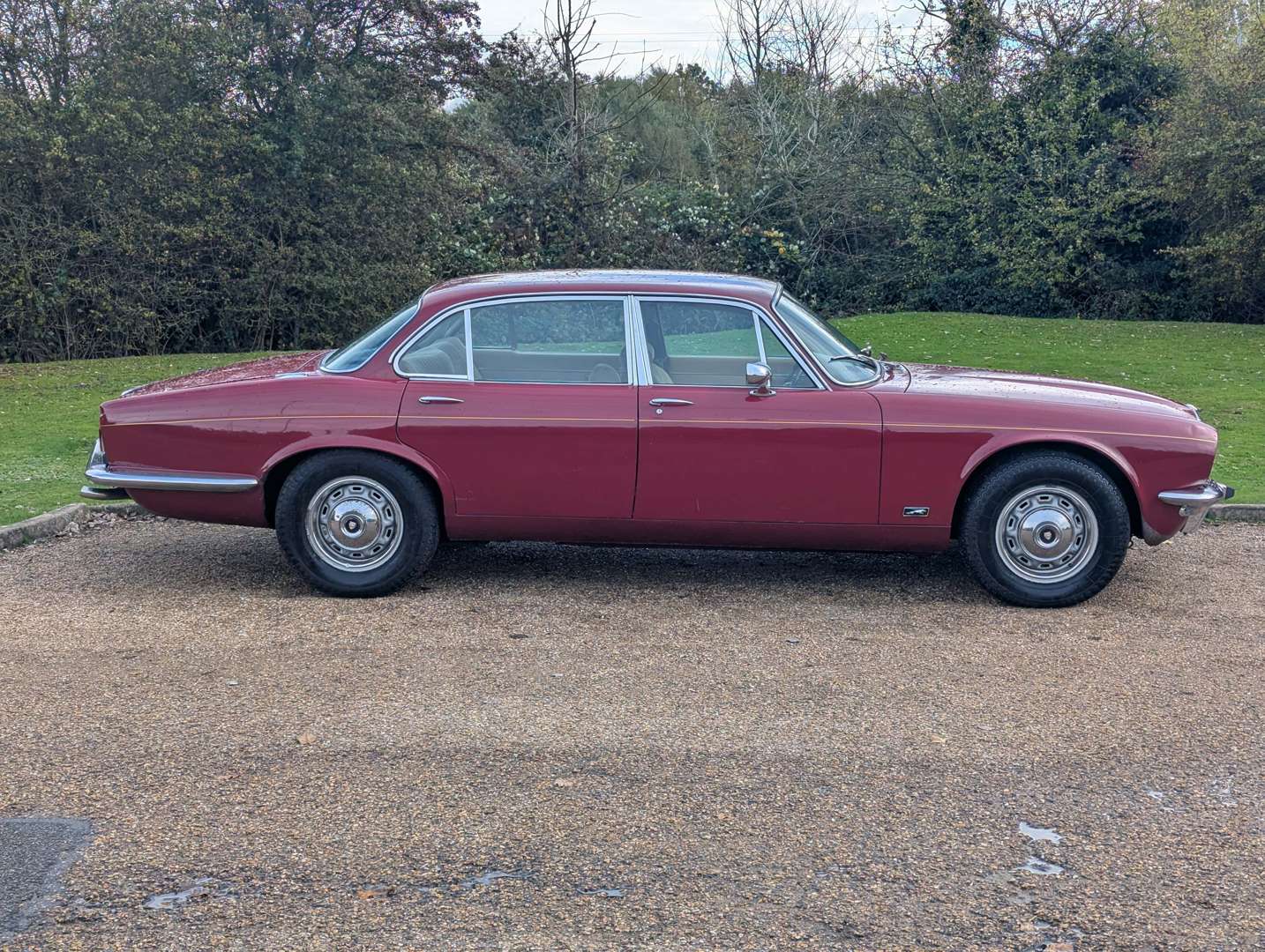<p>1976 JAGUAR XJ 3.4 AUTO</p>