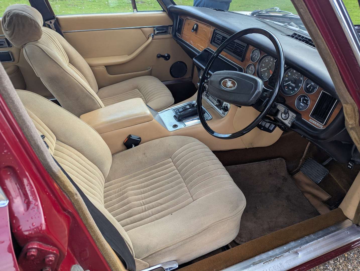 <p>1976 JAGUAR XJ 3.4 AUTO</p>