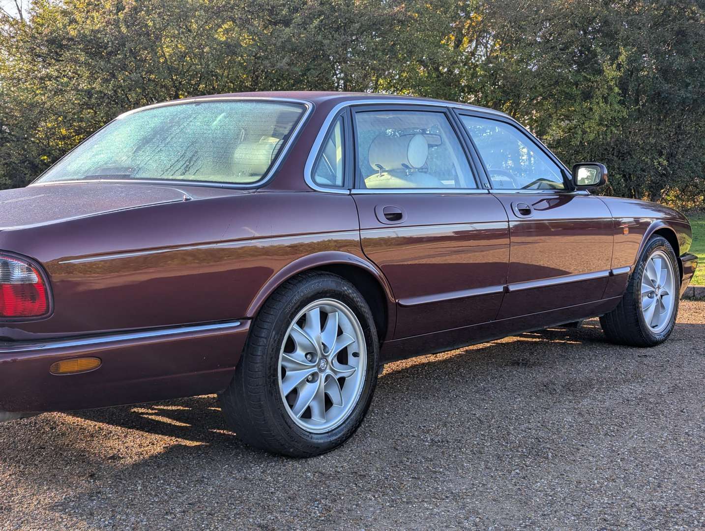 <p>1999 JAGUAR XJ8 4.0 AUTO</p>