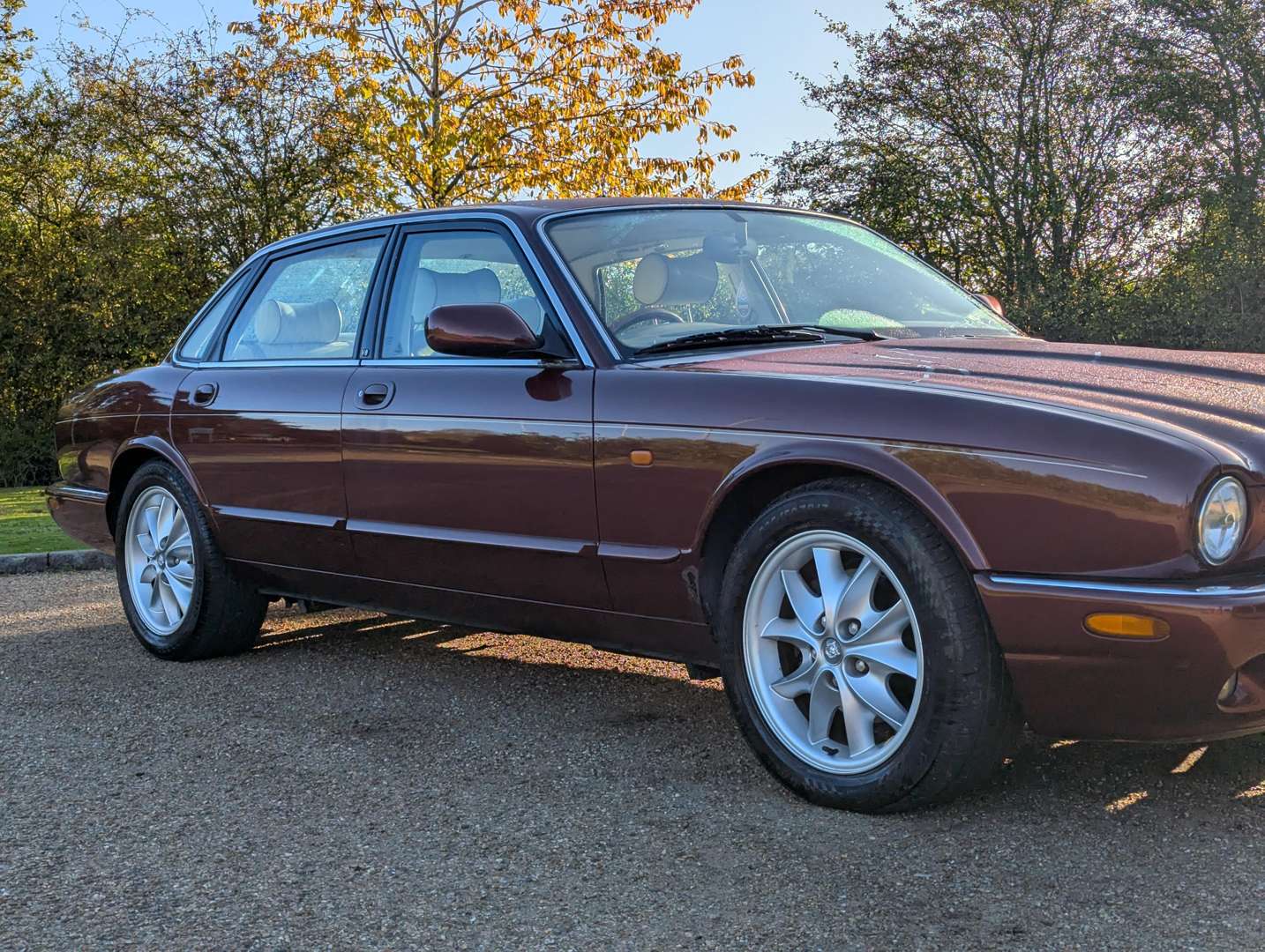 <p>1999 JAGUAR XJ8 4.0 AUTO</p>