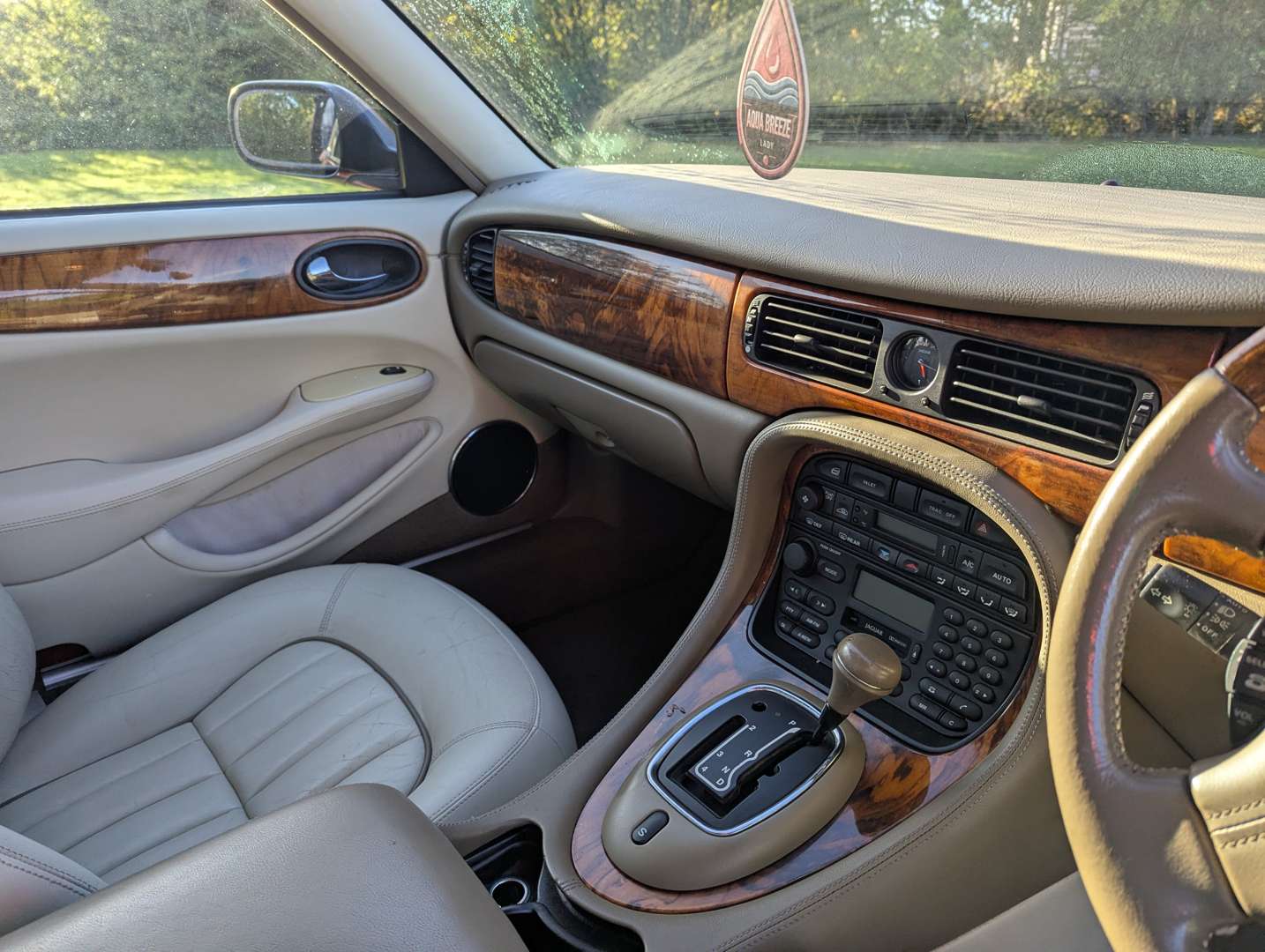 <p>1999 JAGUAR XJ8 4.0 AUTO</p>