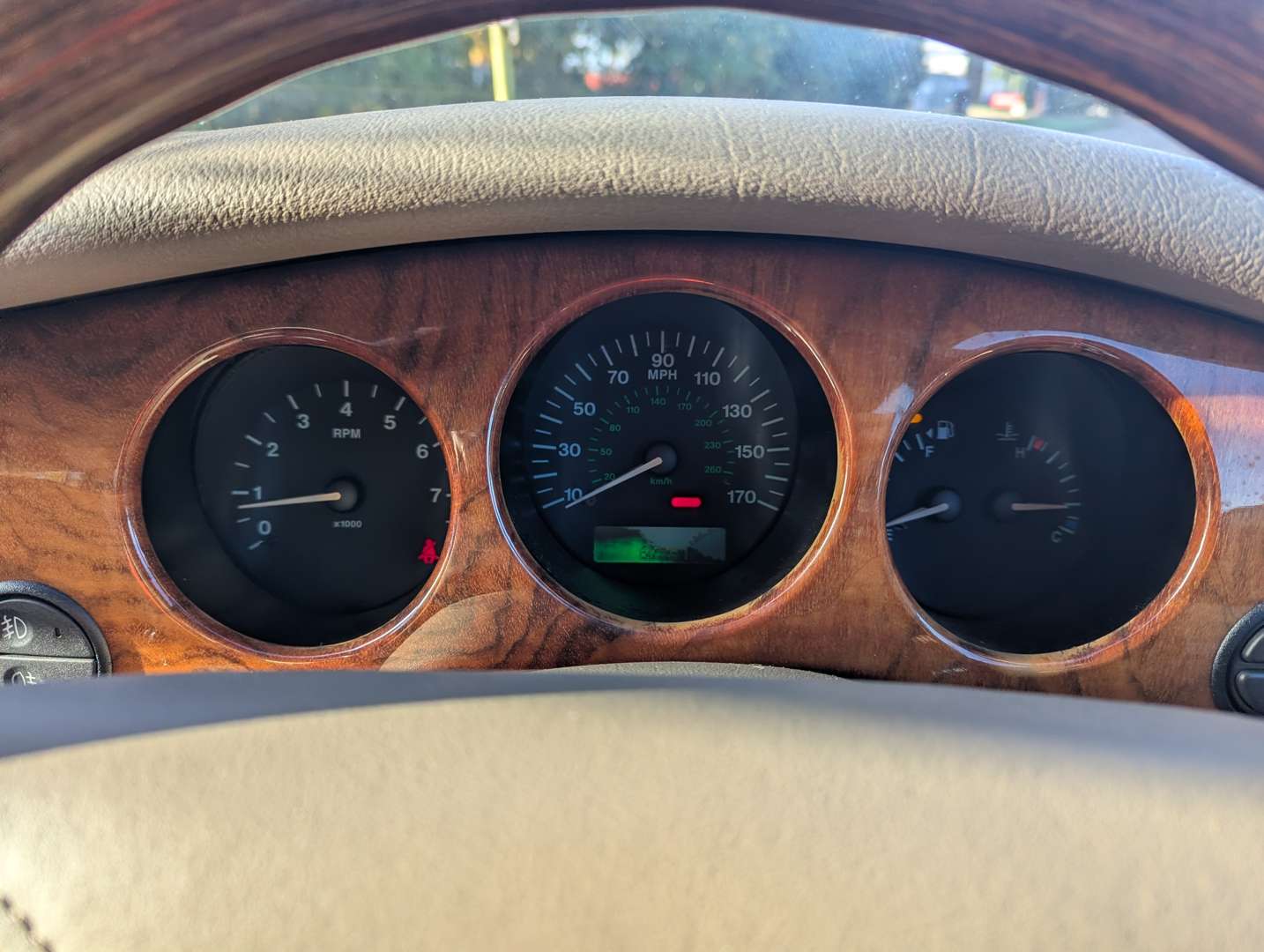 <p>1999 JAGUAR XJ8 4.0 AUTO</p>