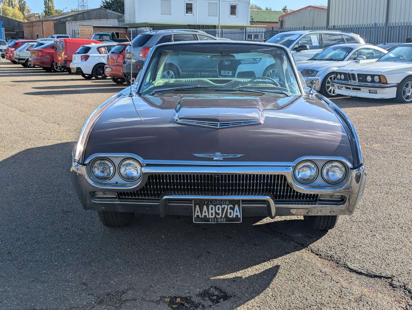 <p>1963 FORD THUNDERBIRD LHD</p>
