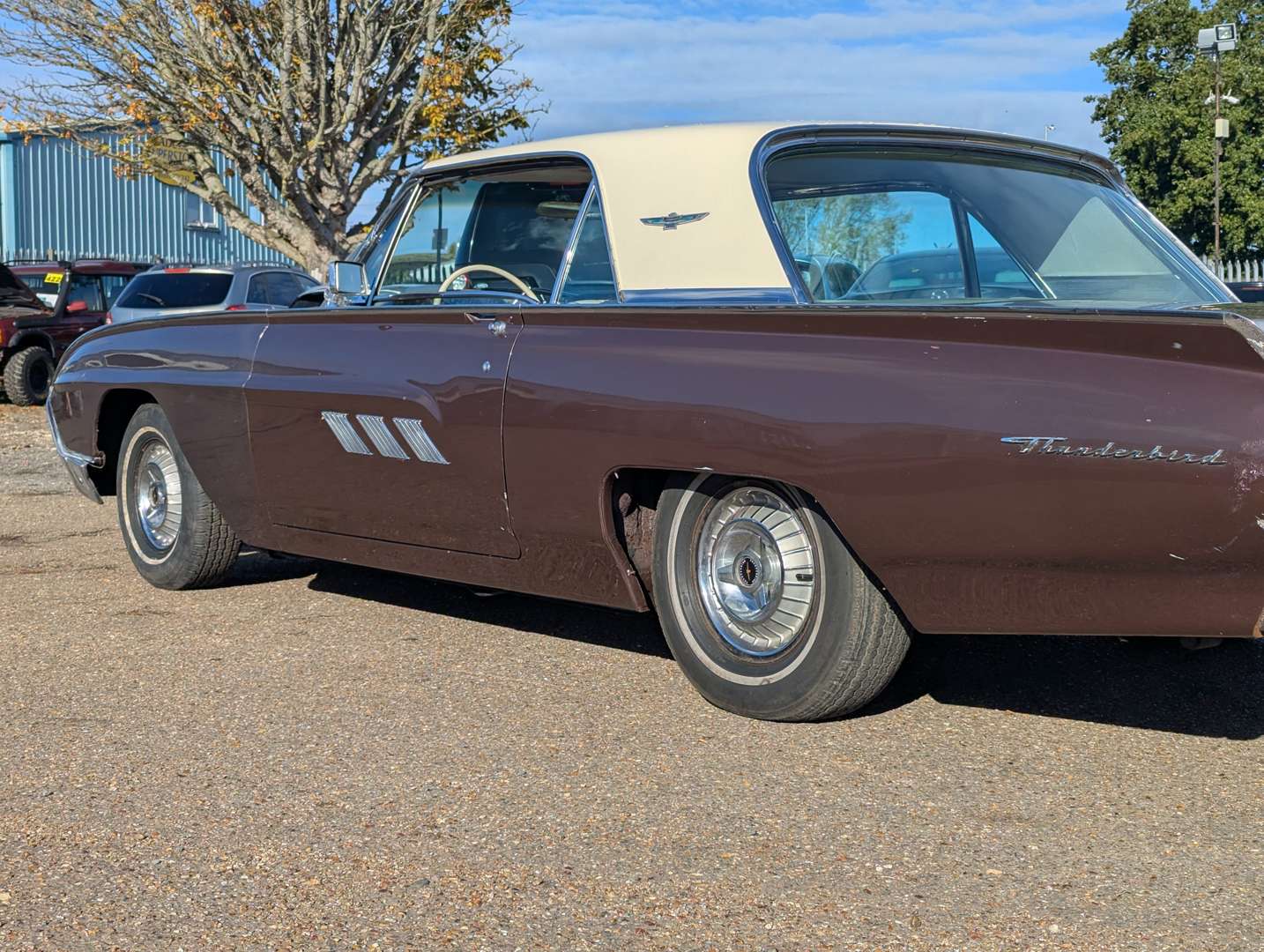 <p>1963 FORD THUNDERBIRD LHD</p>