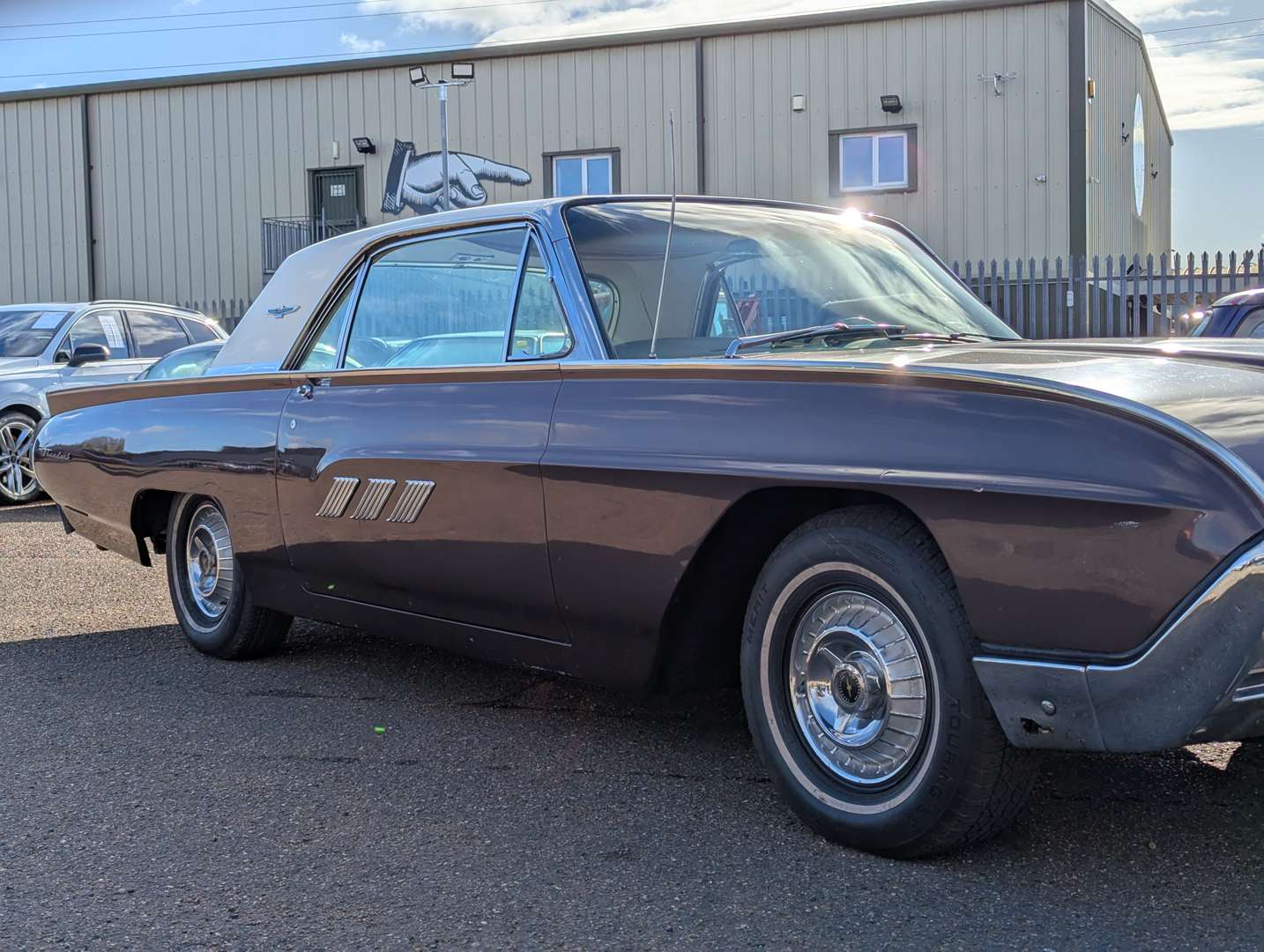 <p>1963 FORD THUNDERBIRD LHD</p>