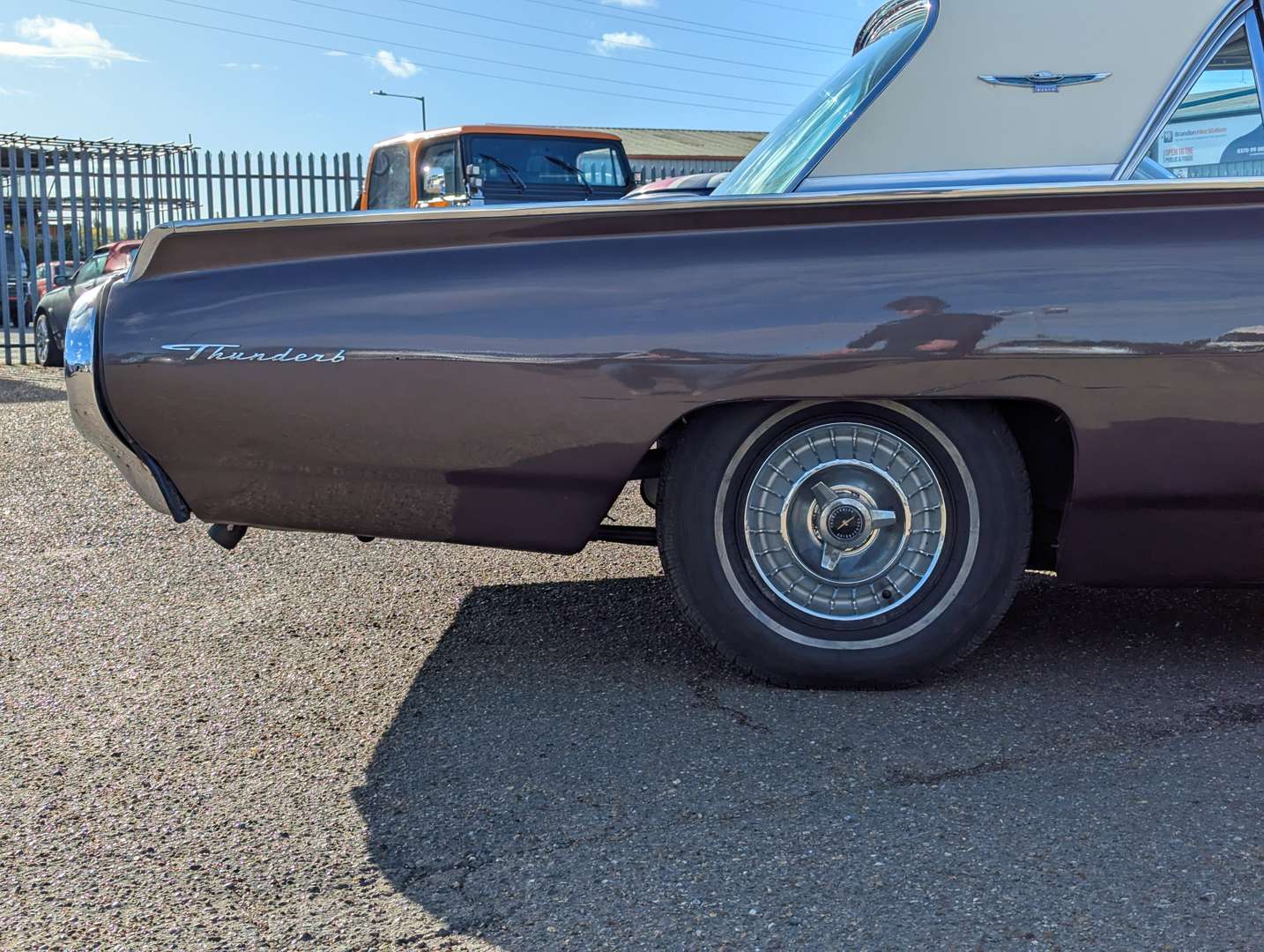 <p>1963 FORD THUNDERBIRD LHD</p>