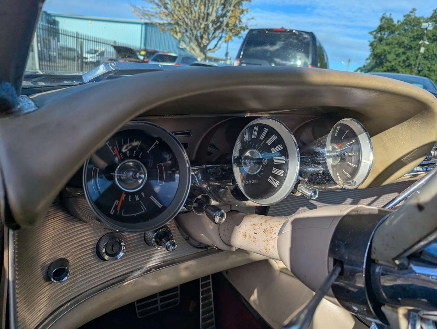 <p>1963 FORD THUNDERBIRD LHD</p>